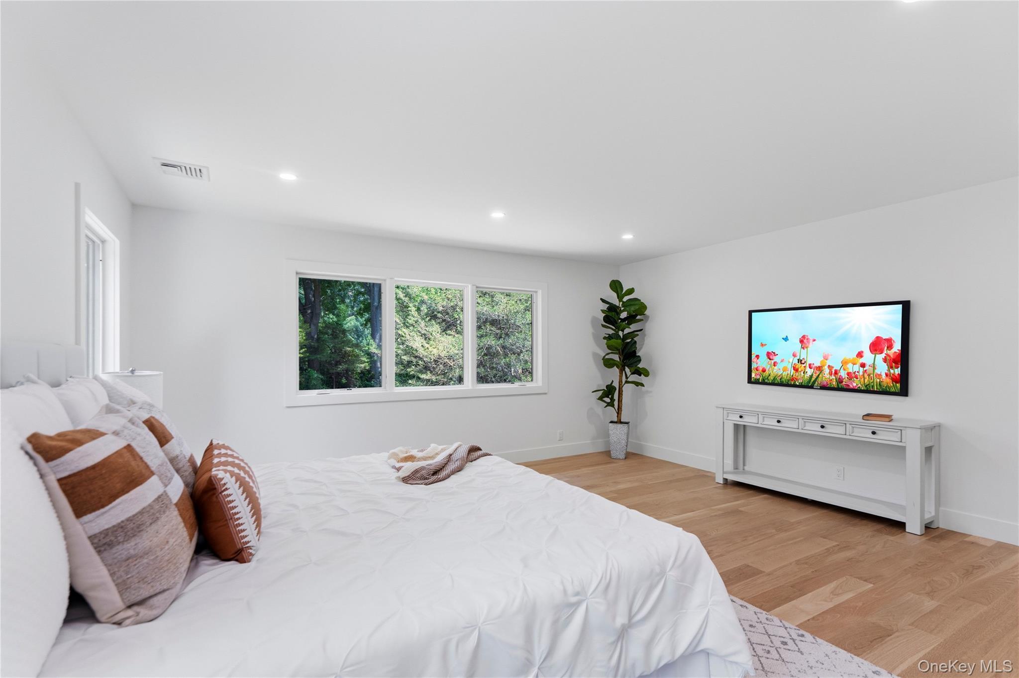 Single Family Saw Mill Road  Suffolk County, NY 11724, MLS-1029939-28