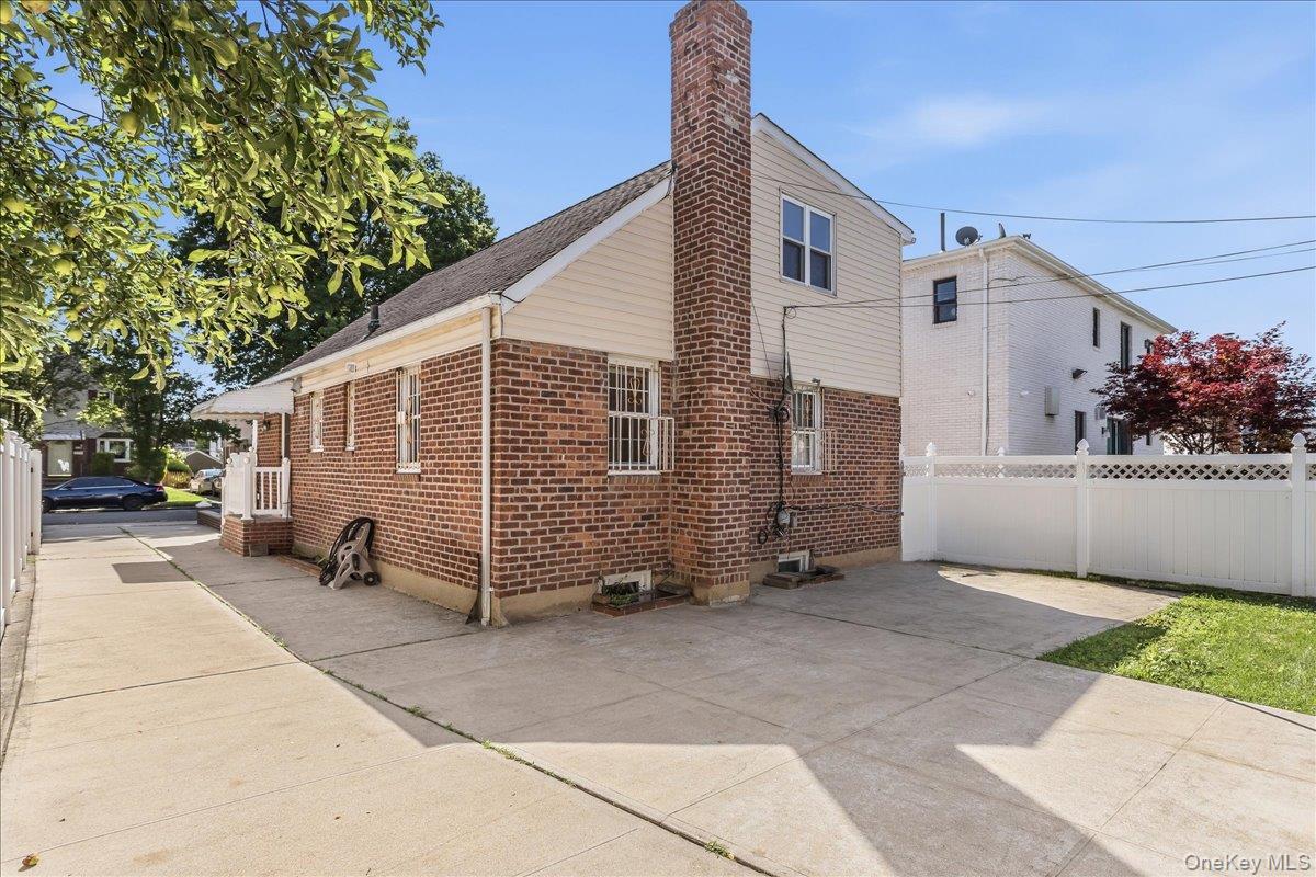 Single Family 248th Street Queens, NY 11426, MLS-1029947-23