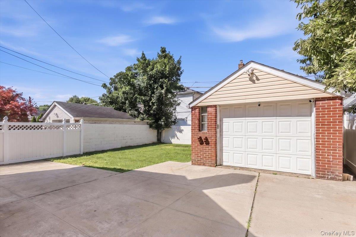 Single Family 248th Street  Queens, NY 11426, MLS-1029947-26