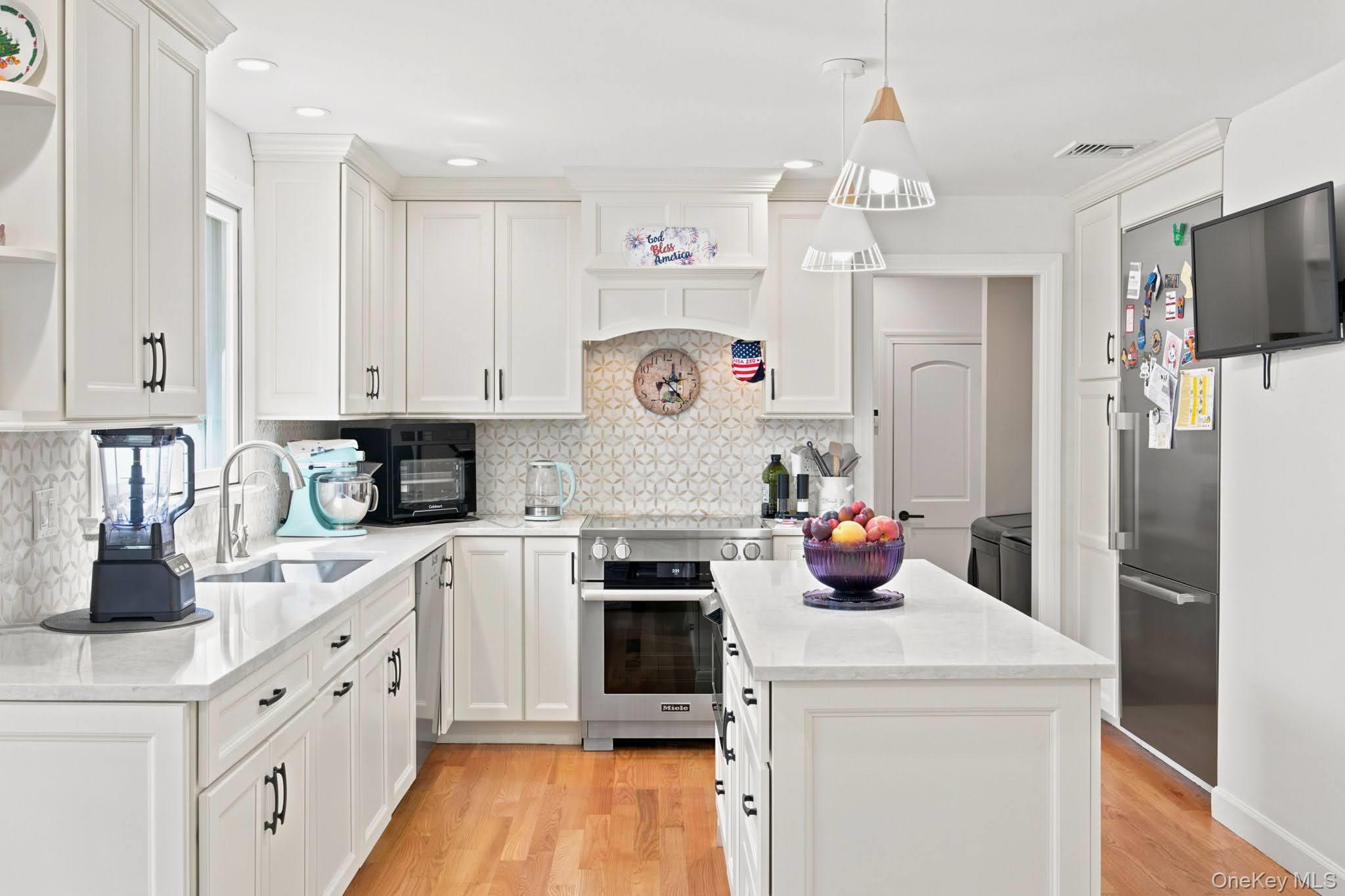 Single Family Artisan Avenue Suffolk County, NY 11743, MLS-1029987-13