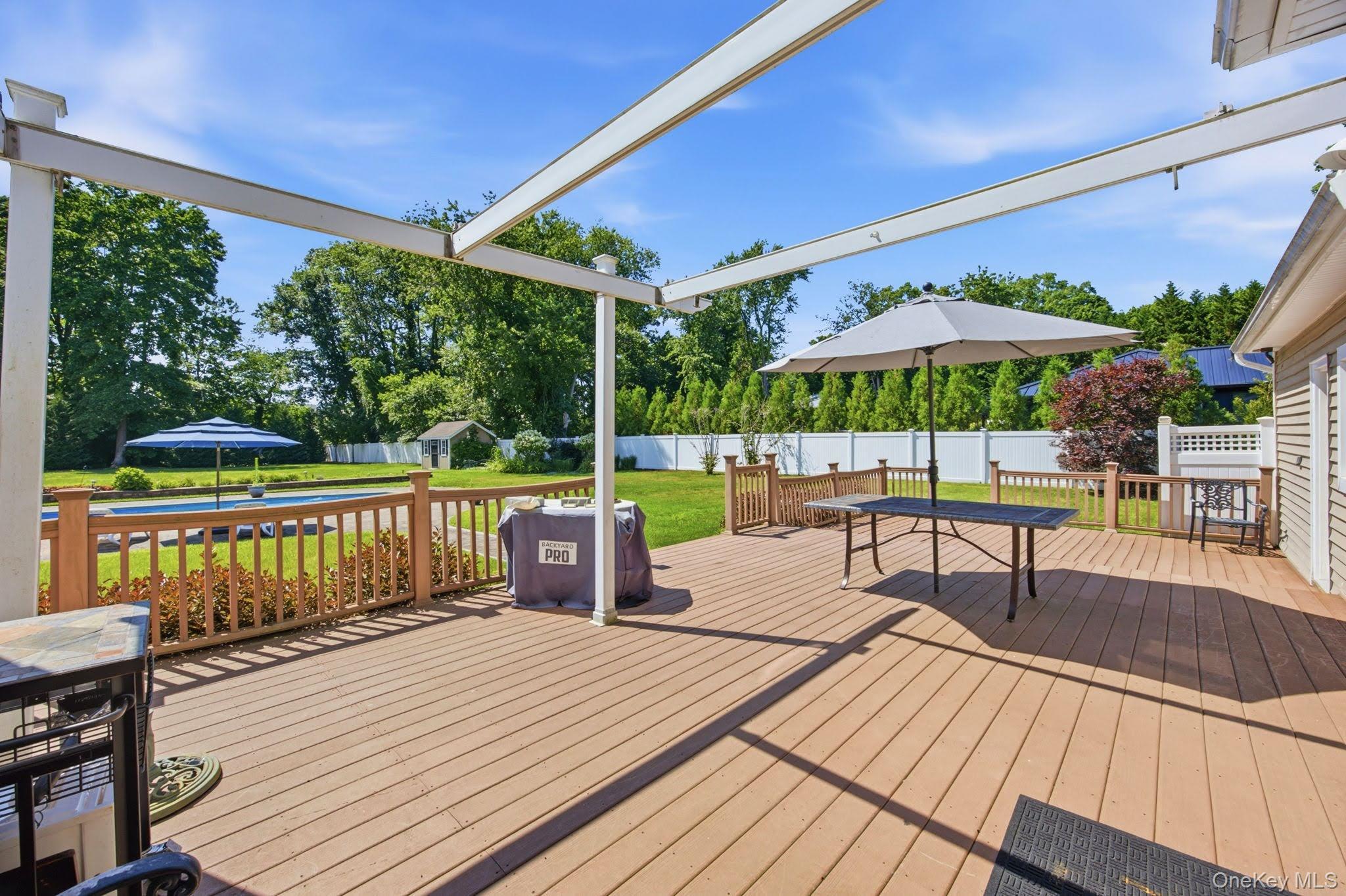 Single Family Artisan Avenue Suffolk County, NY 11743, MLS-1029987-33