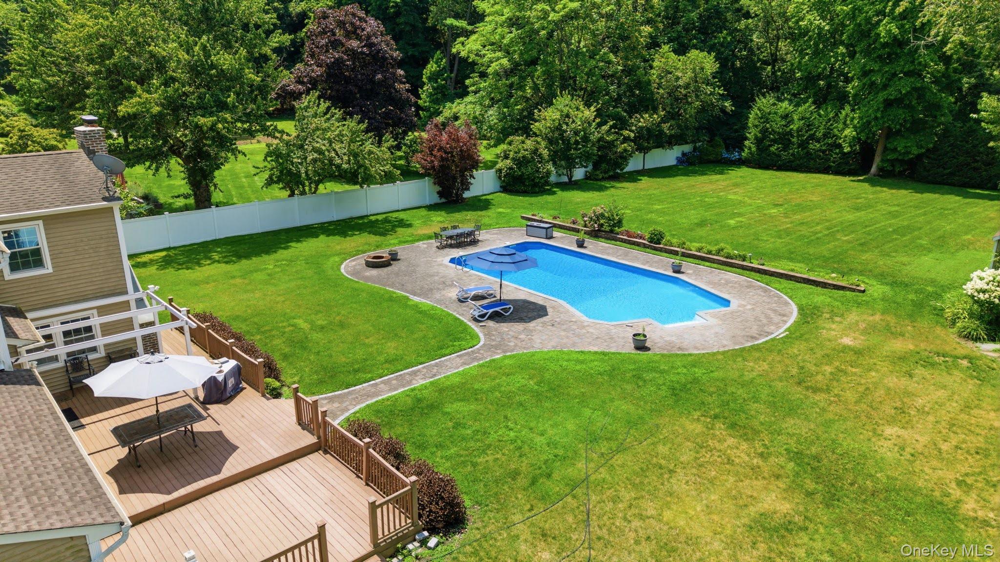 Single Family Artisan Avenue  Suffolk County, NY 11743, MLS-1029987-42