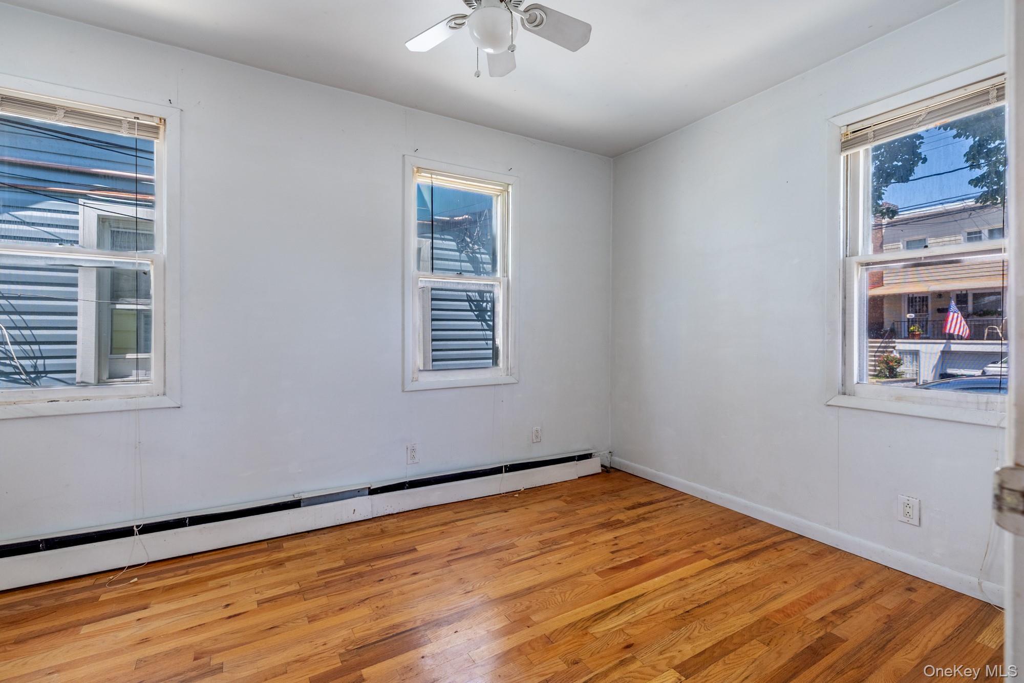 Single Family Barkley Avenue Bronx, NY 10465, MLS-1030006-11
