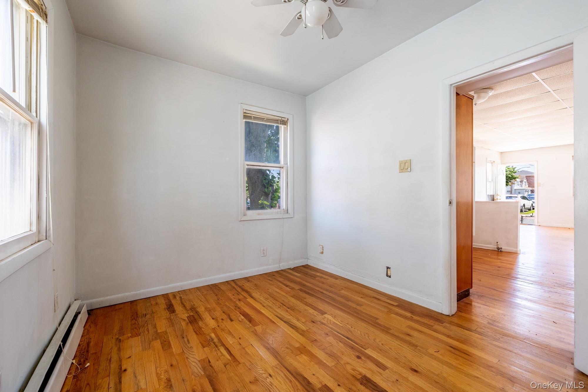 Single Family Barkley Avenue Bronx, NY 10465, MLS-1030006-13