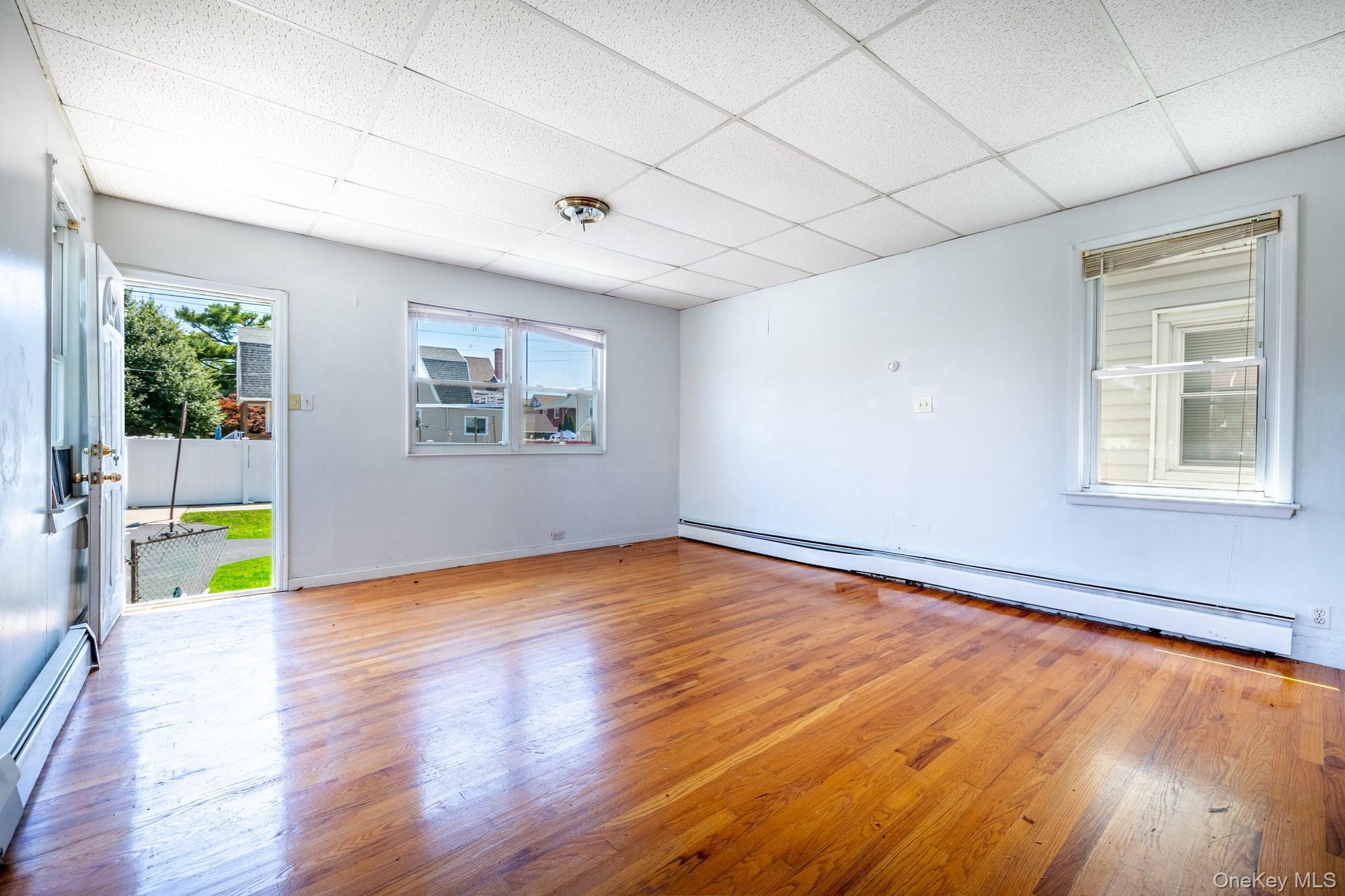 Single Family Barkley Avenue Bronx, NY 10465, MLS-1030006-14