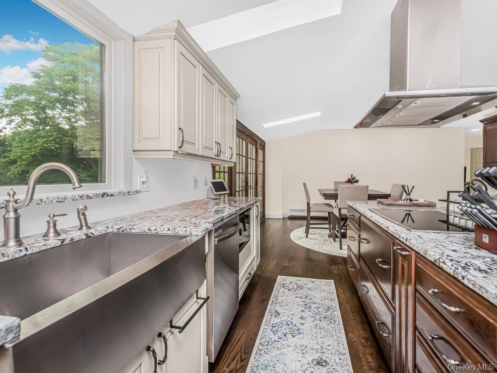 Single Family Fairgreen Court Westchester County, NY 10567, MLS-1030029-10