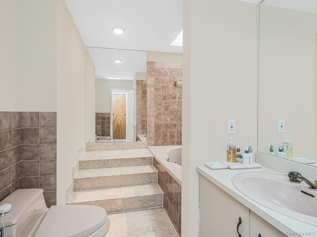 Single Family Fairgreen Court Westchester County, NY 10567, MLS-1030029-20