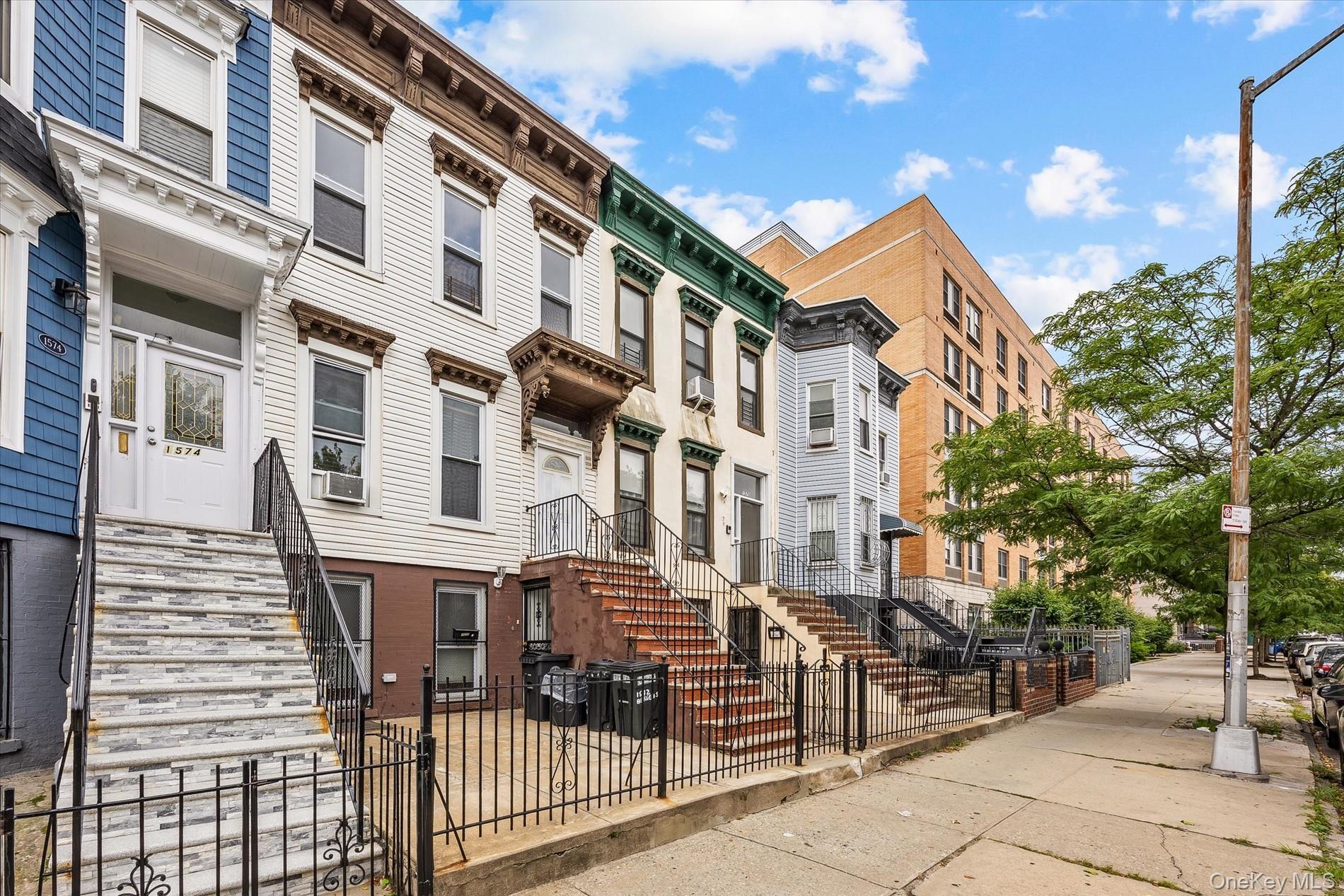 Single Family Bergen Street  Brooklyn, NY 11213, MLS-1030111-2