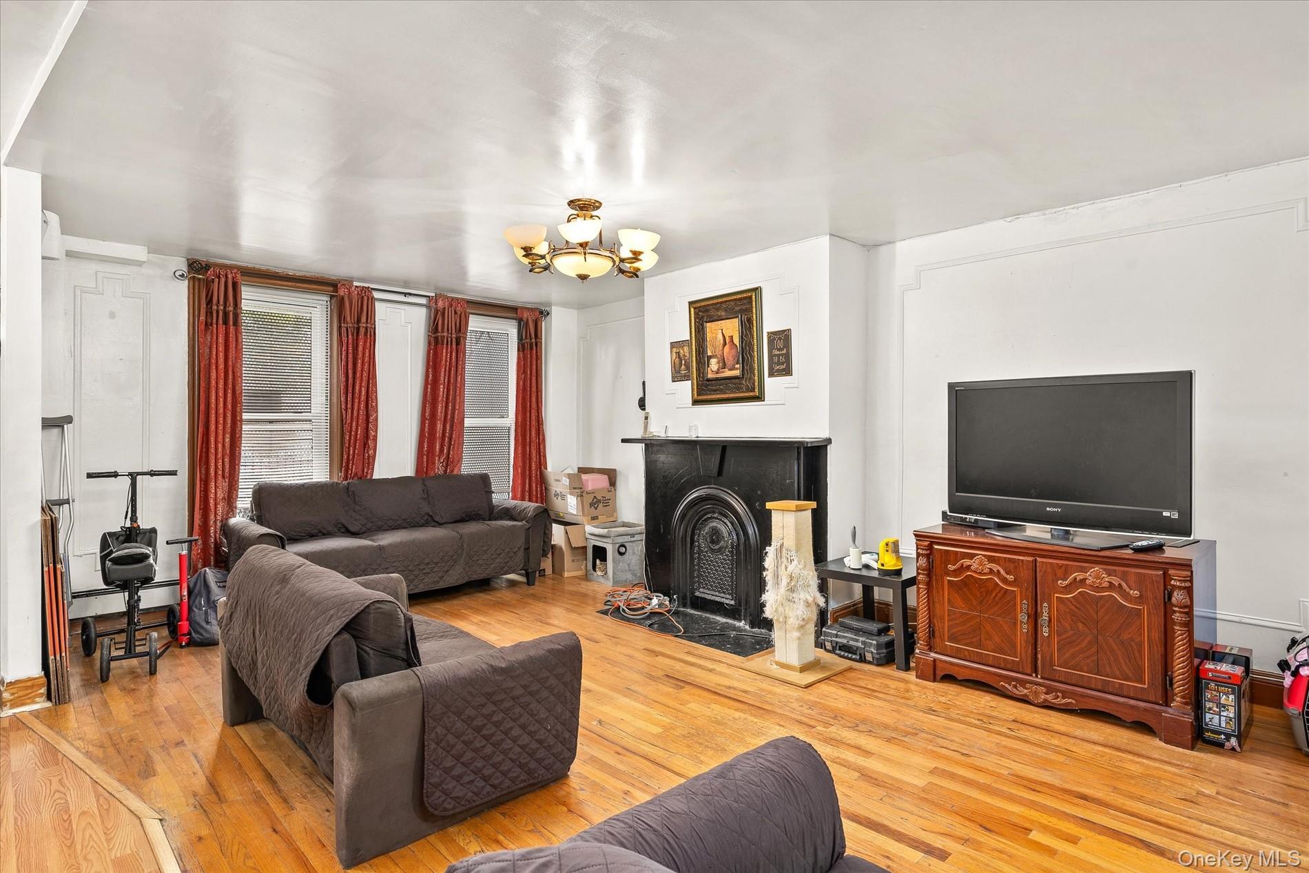 Single Family Bergen Street  Brooklyn, NY 11213, MLS-1030111-22