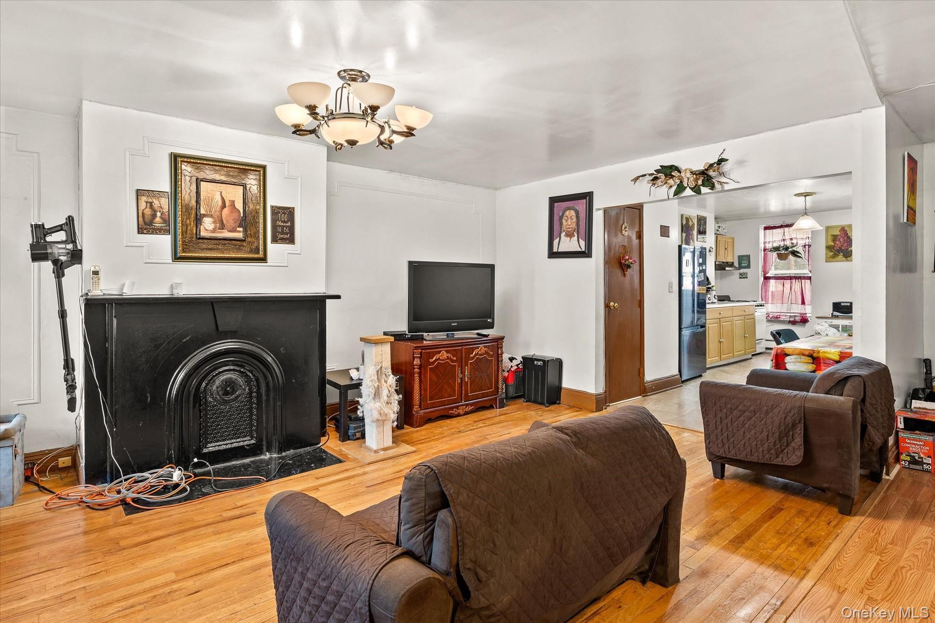 Single Family Bergen Street  Brooklyn, NY 11213, MLS-1030111-23