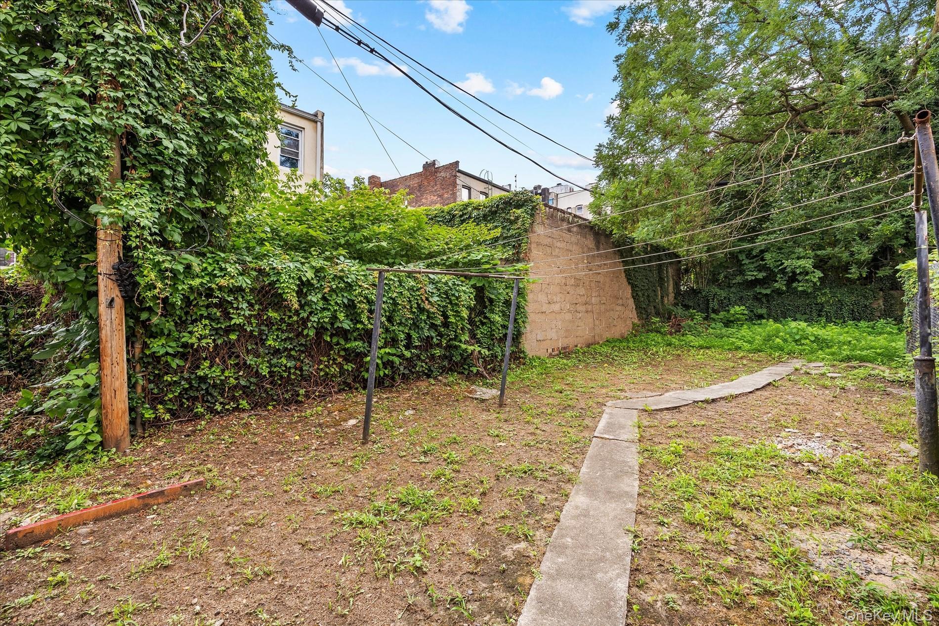 Single Family Bergen Street  Brooklyn, NY 11213, MLS-1030111-28