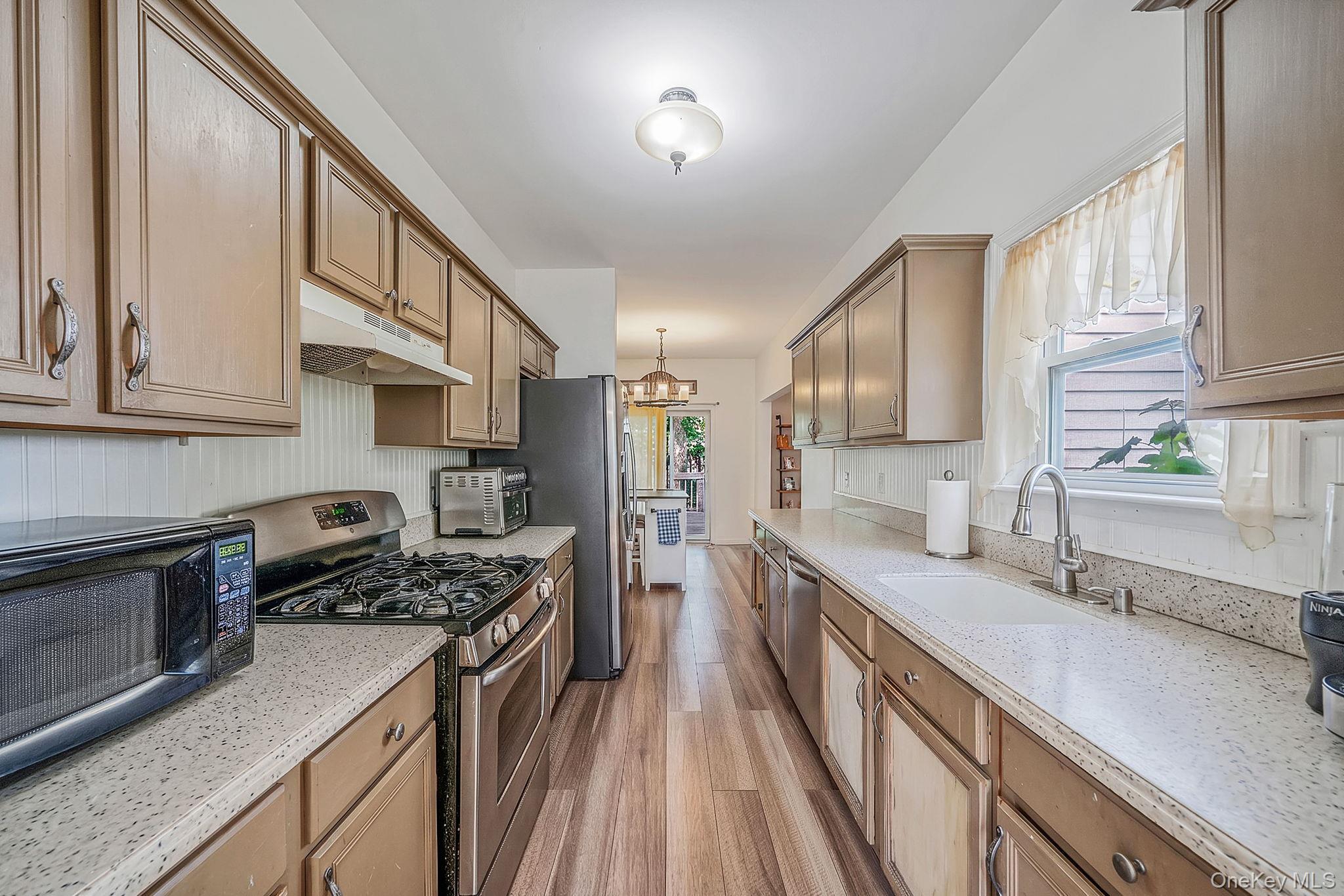 Single Family Holiday Boulevard Suffolk County, NY 11934, MLS-1030121-11