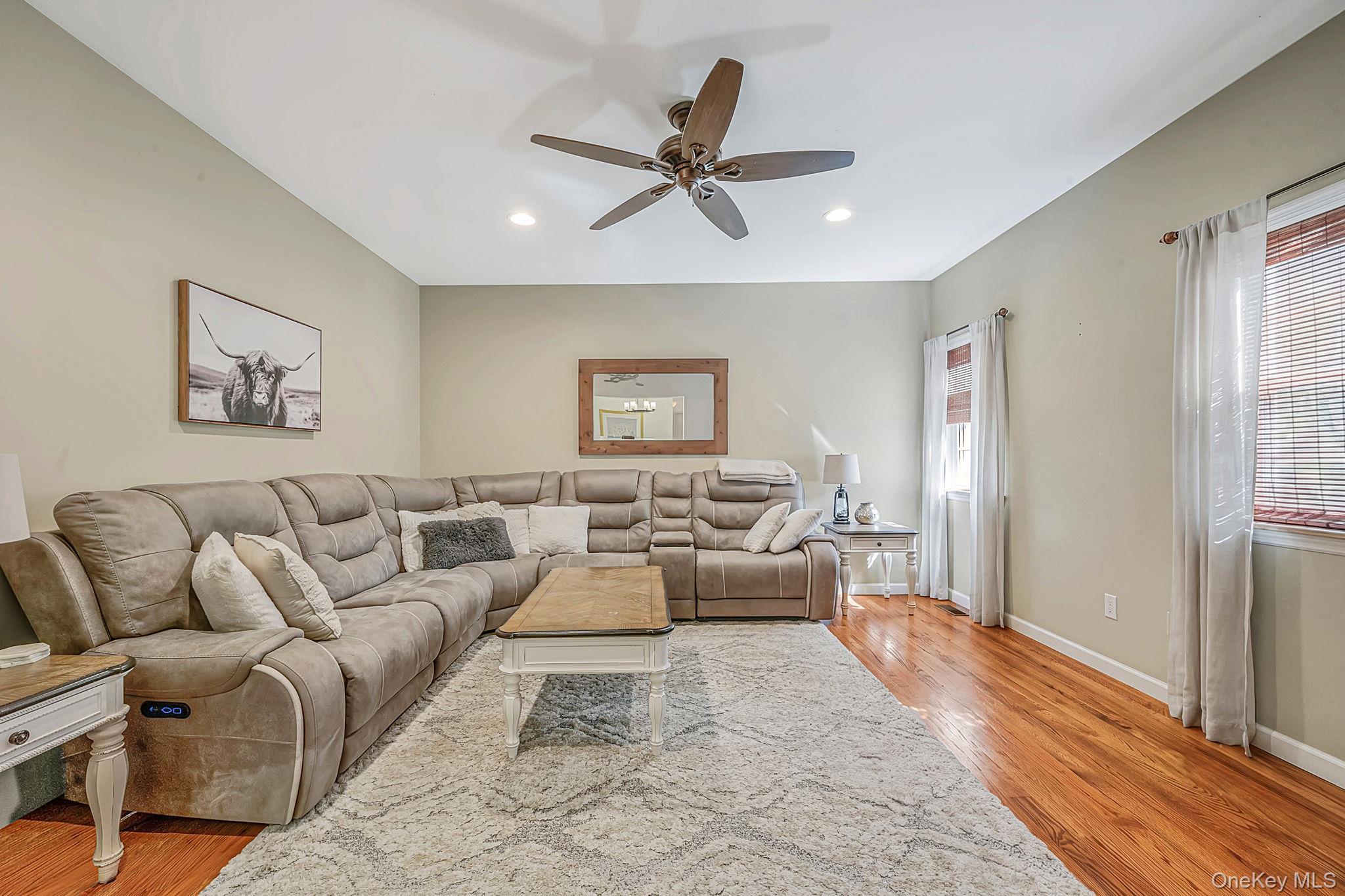 Single Family Holiday Boulevard Suffolk County, NY 11934, MLS-1030121-16