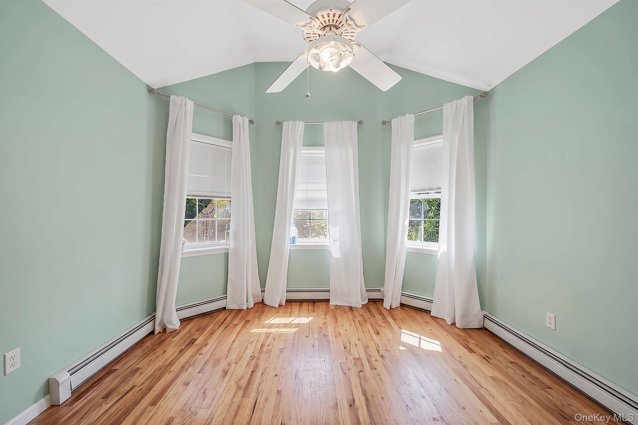 Single Family Holiday Boulevard Suffolk County, NY 11934, MLS-1030121-25