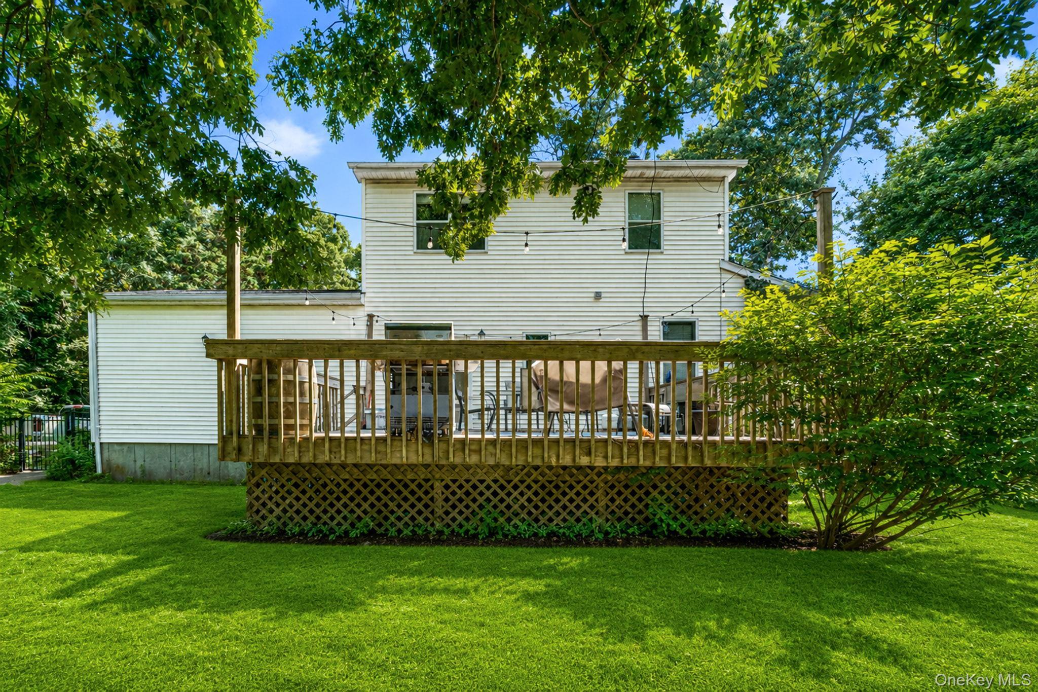 Single Family Holiday Boulevard  Suffolk County, NY 11934, MLS-1030121-34