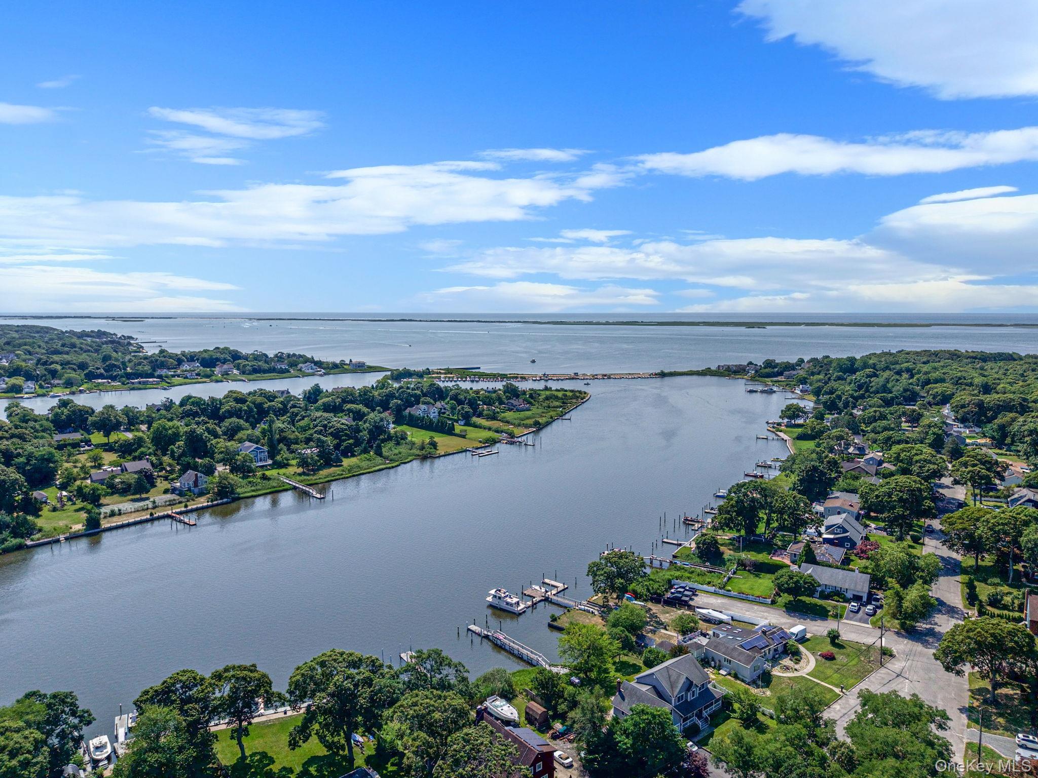 Single Family Holiday Boulevard Suffolk County, NY 11934, MLS-1030121-5