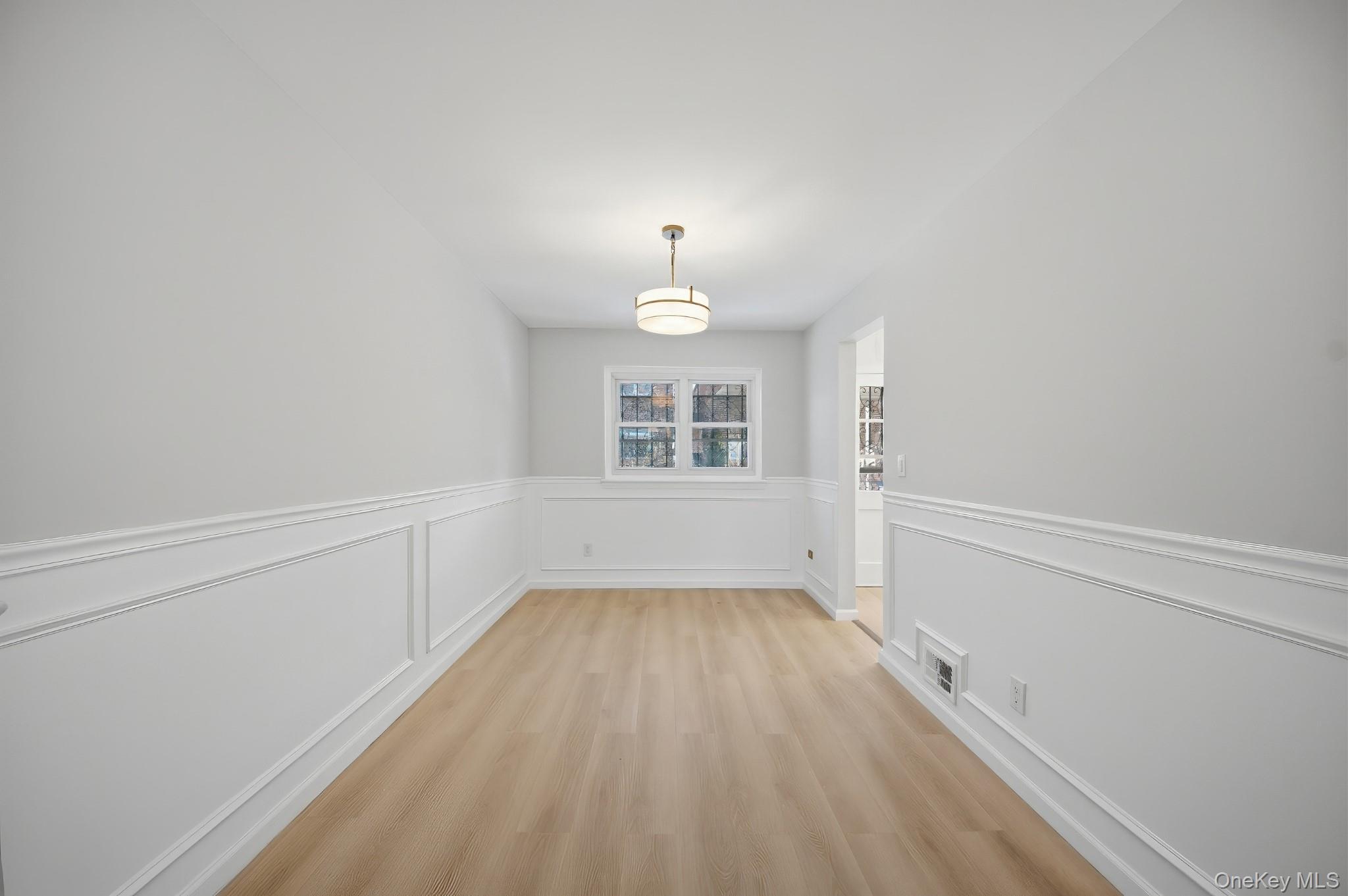 Single Family Baychester Avenue  Bronx, NY 10466, MLS-1030149-13