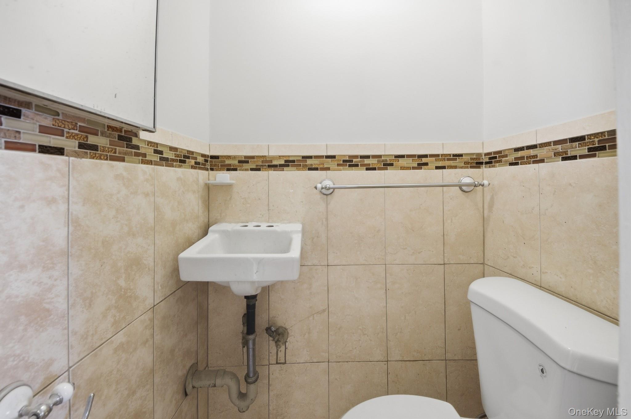 Single Family Baychester Avenue  Bronx, NY 10466, MLS-1030149-17