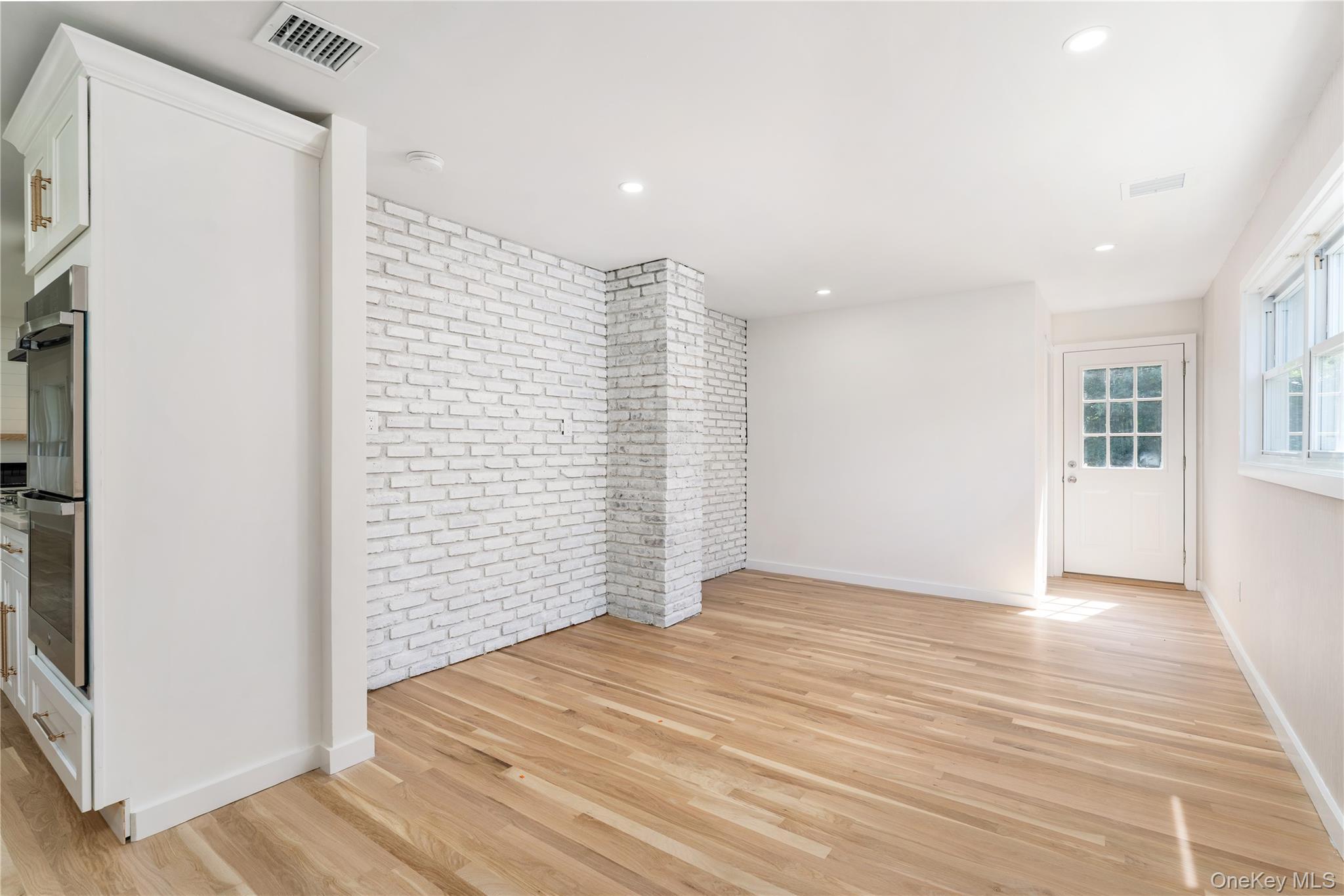 Single Family Thompson Drive Suffolk County, NY 11706, MLS-1030178-15