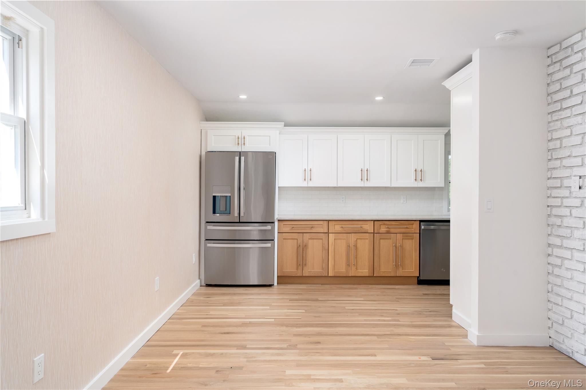 Single Family Thompson Drive Suffolk County, NY 11706, MLS-1030178-16