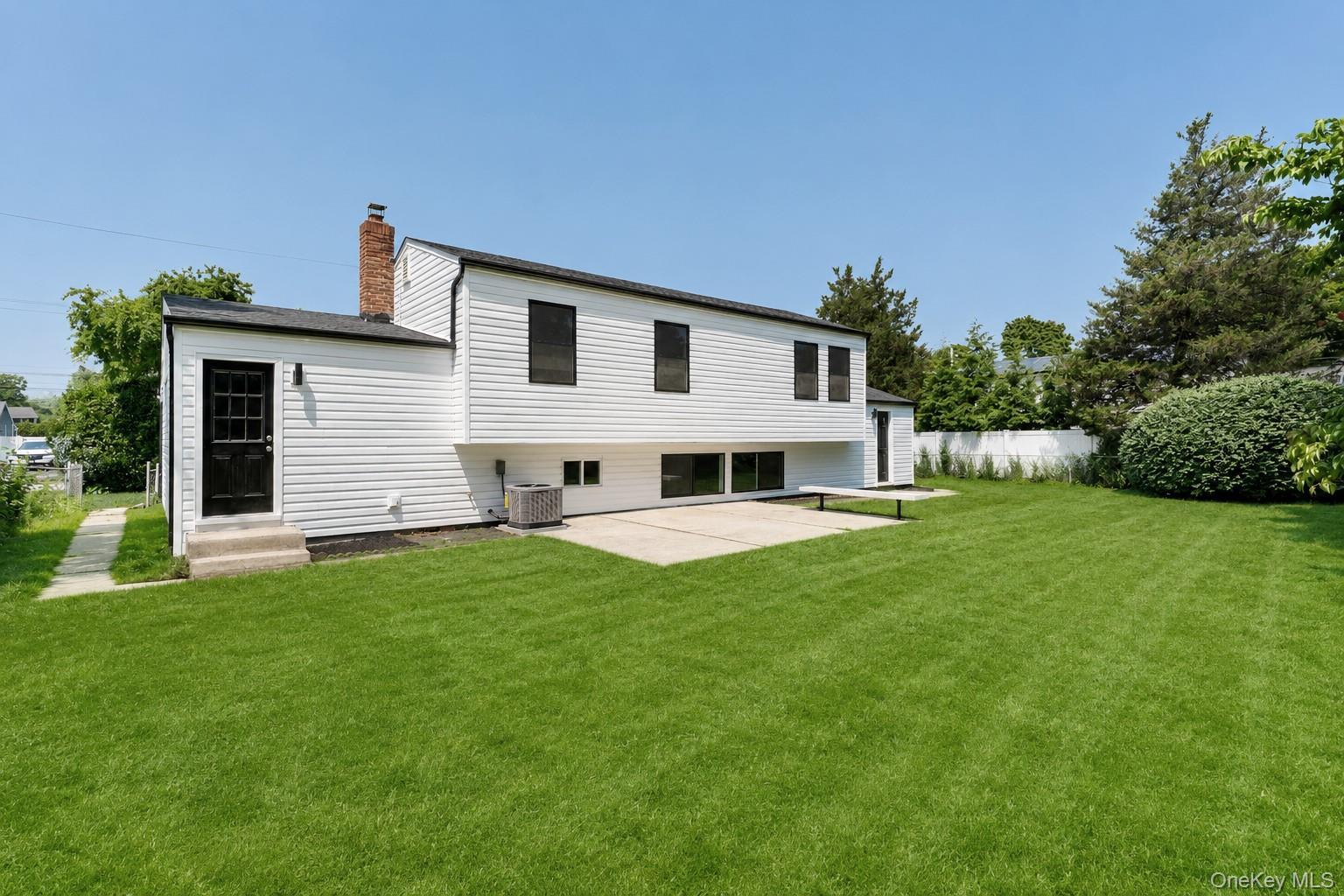 Single Family Thompson Drive Suffolk County, NY 11706, MLS-1030178-34