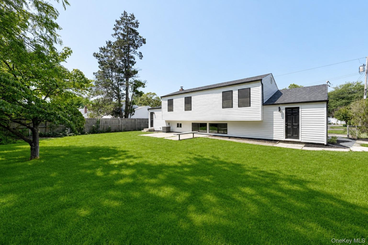 Single Family Thompson Drive Suffolk County, NY 11706, MLS-1030178-4