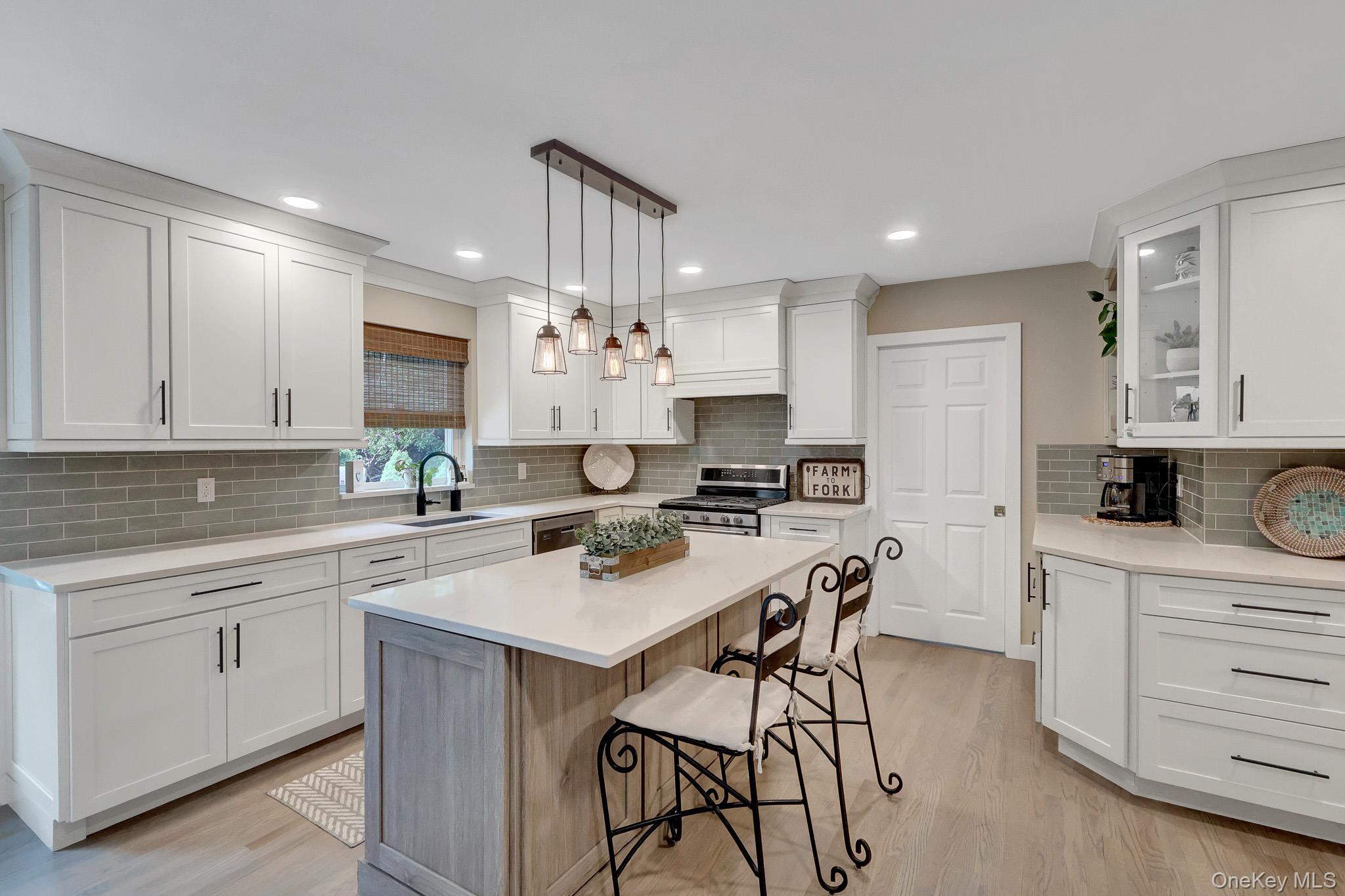 Single Family Apple Lane Suffolk County, NY 11792, MLS-1030183-23