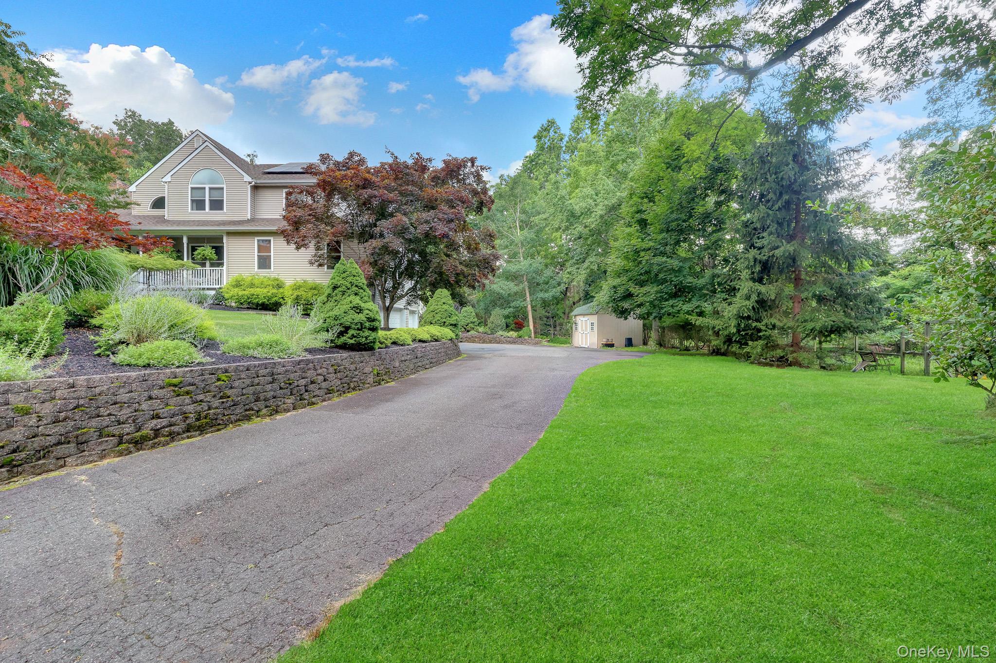 Single Family Apple Lane Suffolk County, NY 11792, MLS-1030183-4