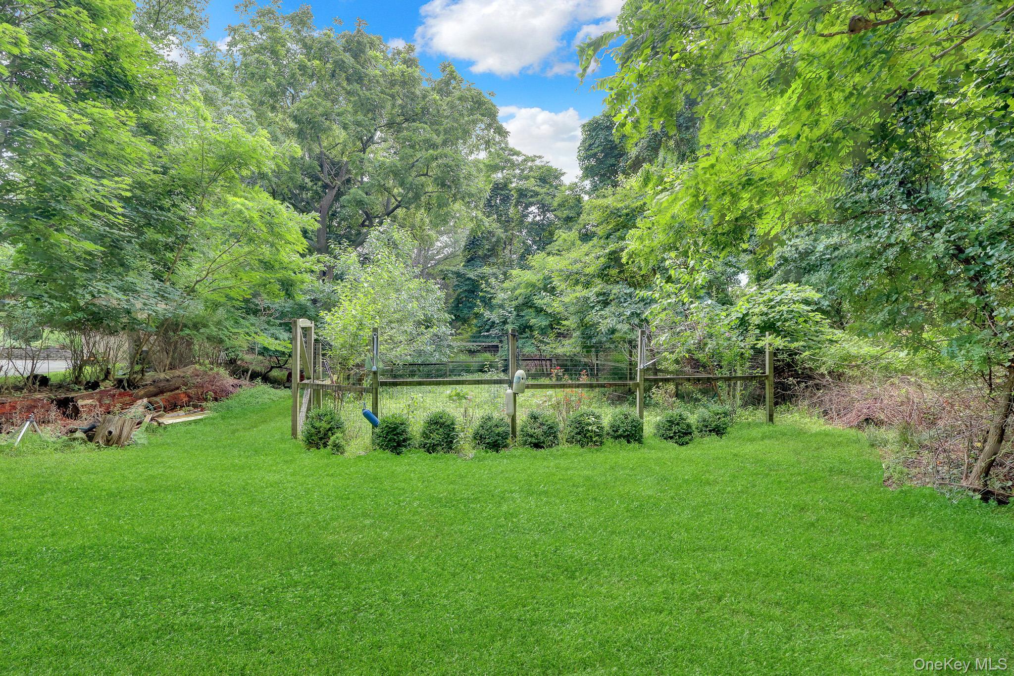 Single Family Apple Lane Suffolk County, NY 11792, MLS-1030183-42