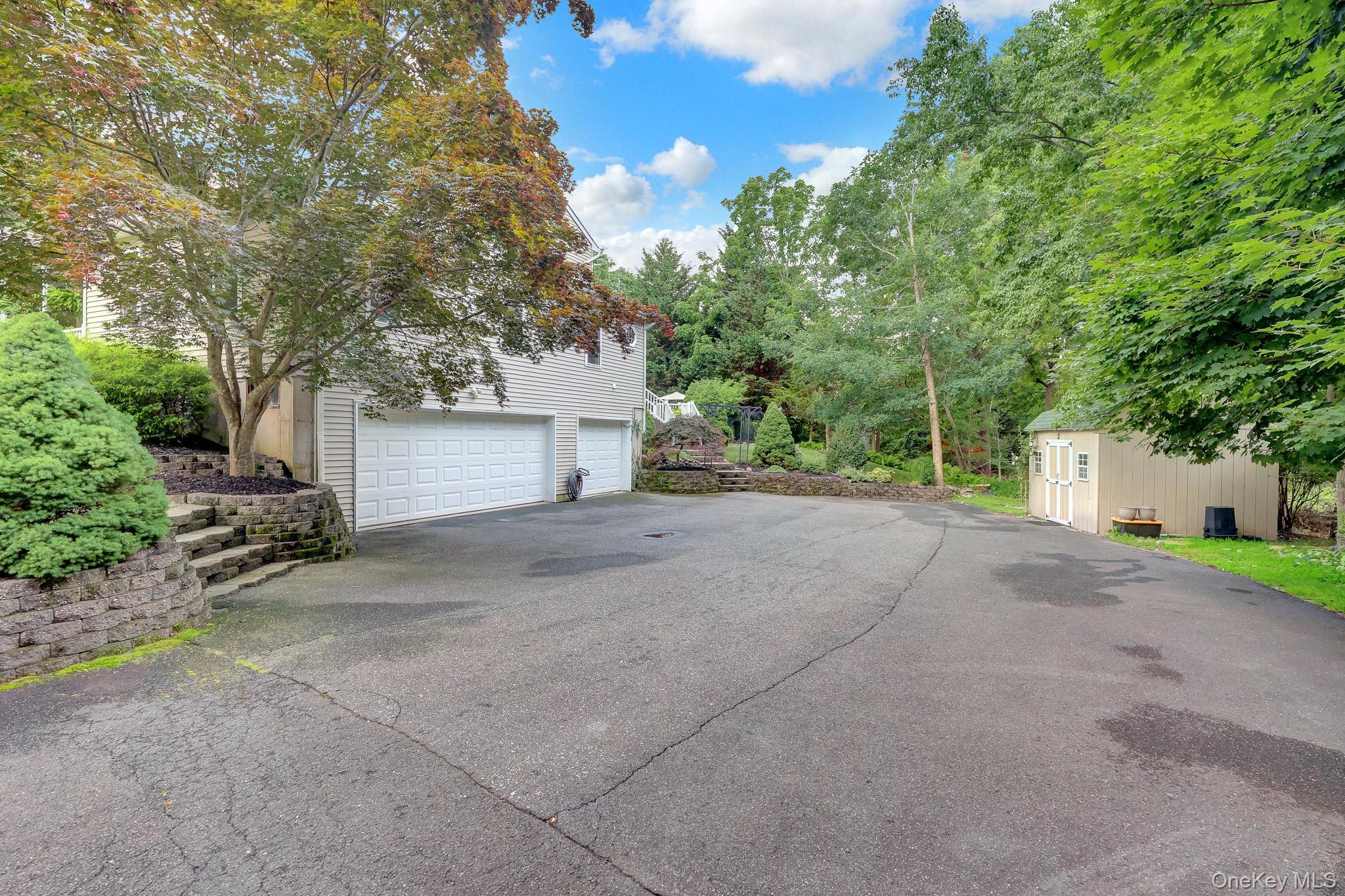 Single Family Apple Lane Suffolk County, NY 11792, MLS-1030183-5