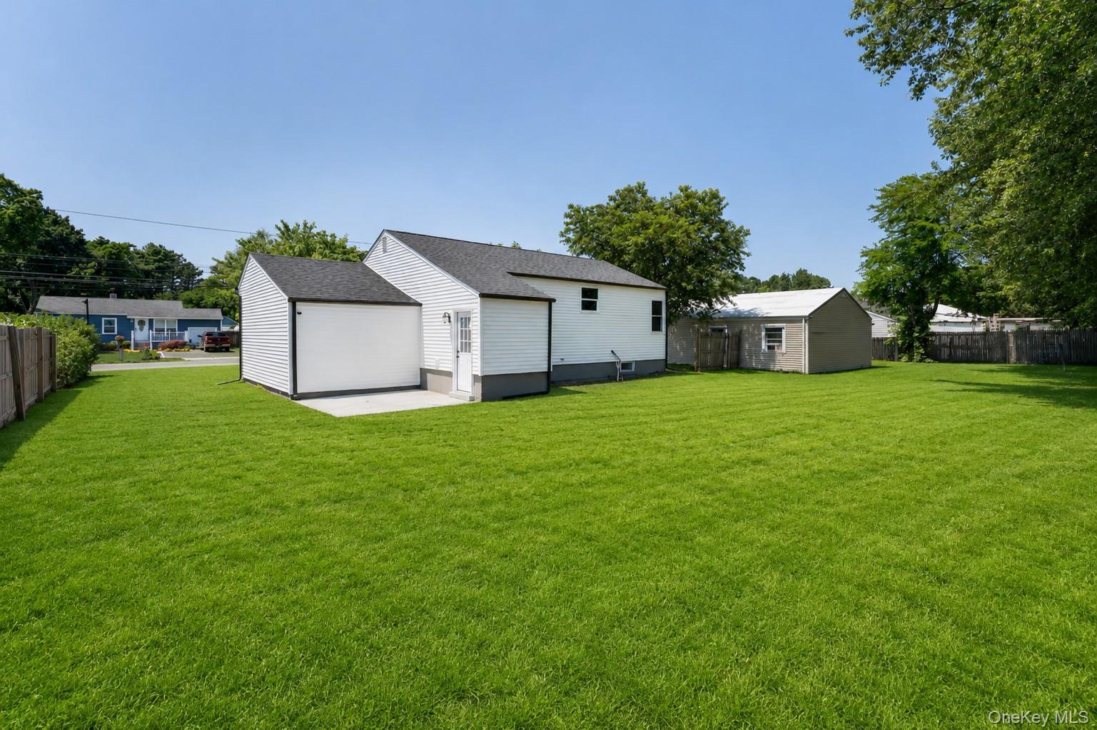 Single Family Hoffman Avenue Suffolk County, NY 11713, MLS-1030192-14