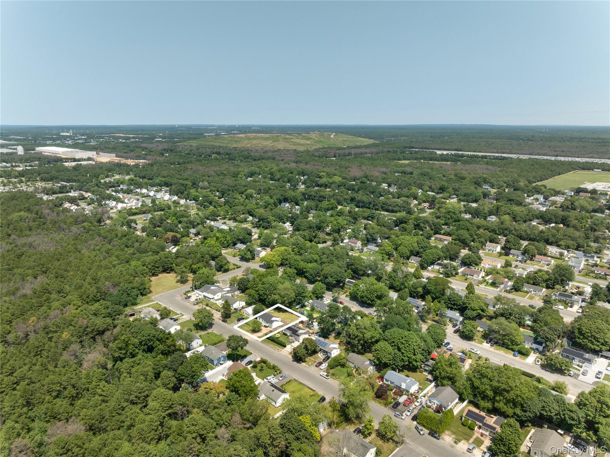 Single Family Hoffman Avenue Suffolk County, NY 11713, MLS-1030192-17