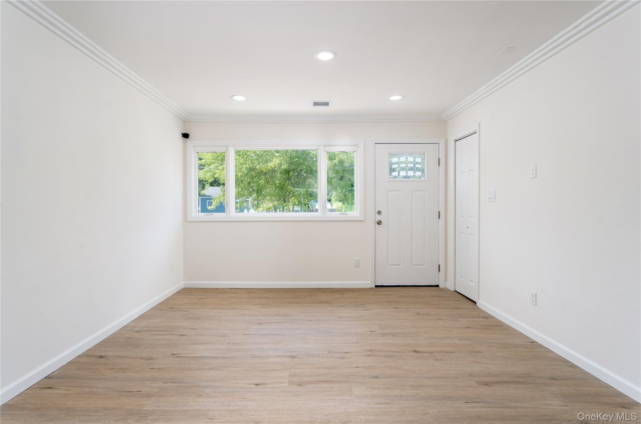 Single Family Hoffman Avenue Suffolk County, NY 11713, MLS-1030192-5