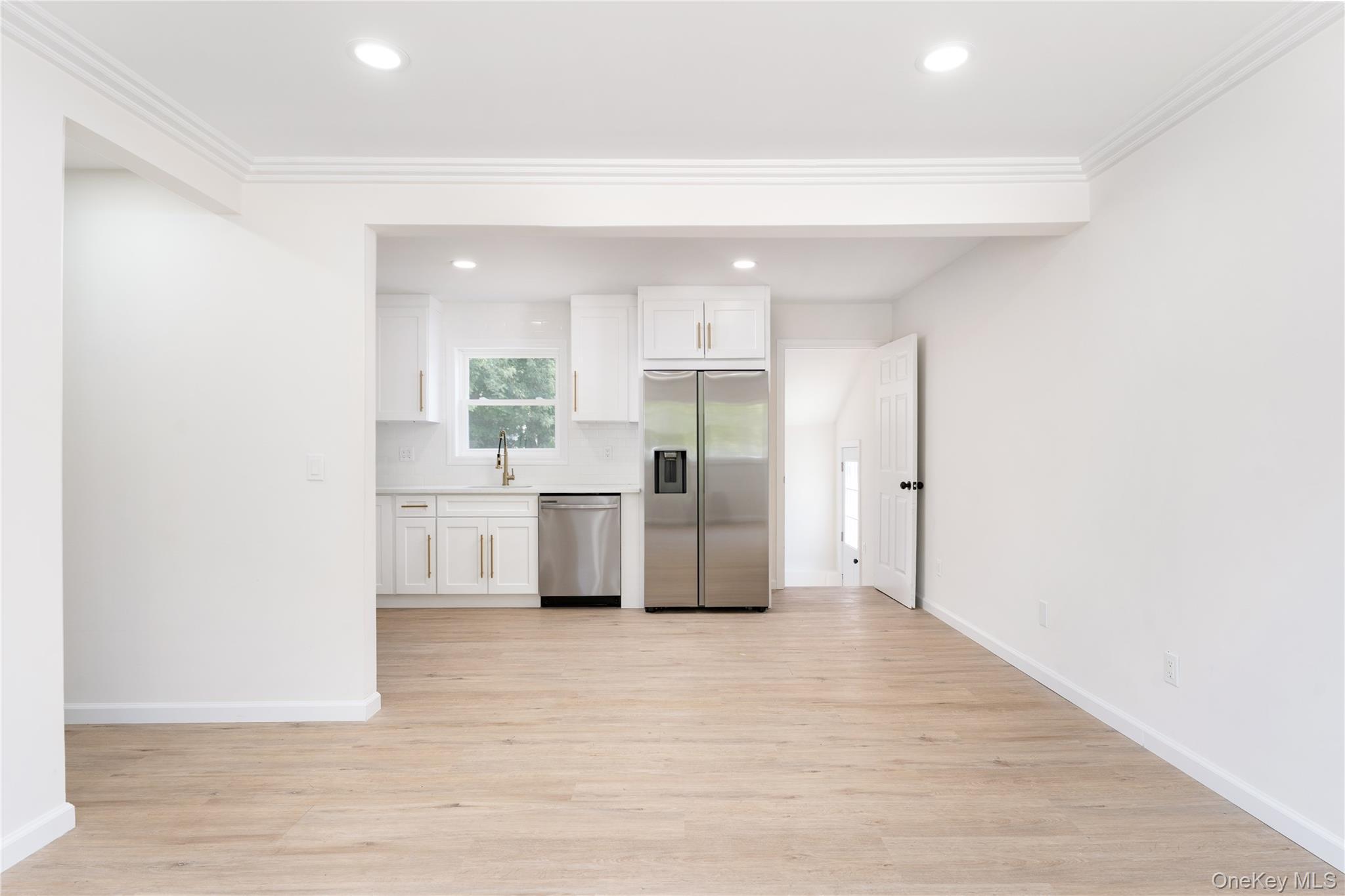 Single Family Hoffman Avenue Suffolk County, NY 11713, MLS-1030192-6