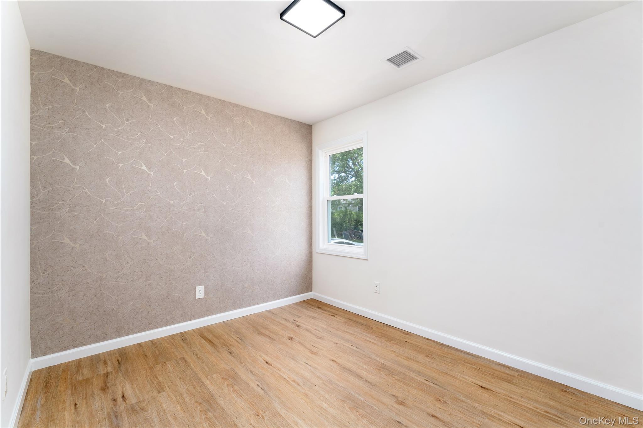 Single Family Hoffman Avenue Suffolk County, NY 11713, MLS-1030192-8