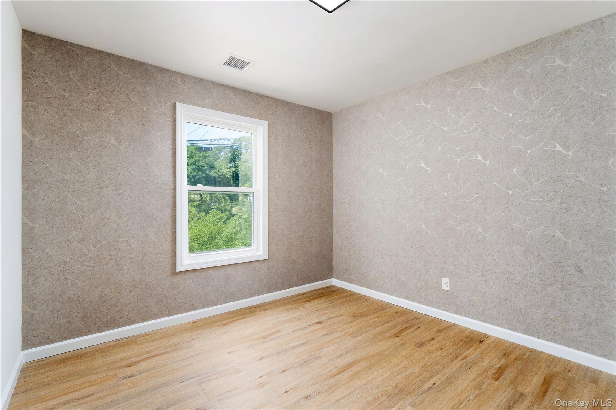 Single Family Hoffman Avenue Suffolk County, NY 11713, MLS-1030192-9