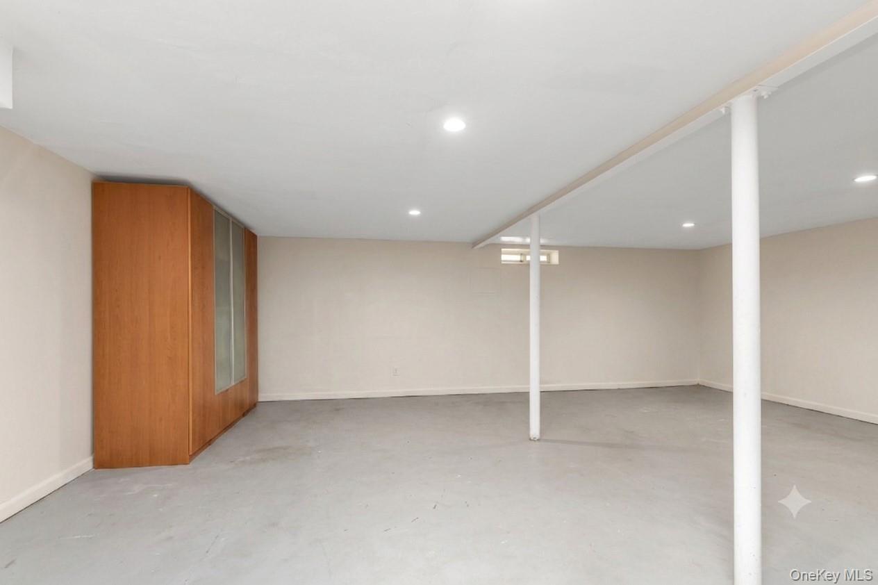 Single Family 219th Street Queens, NY 11361, MLS-1030199-16