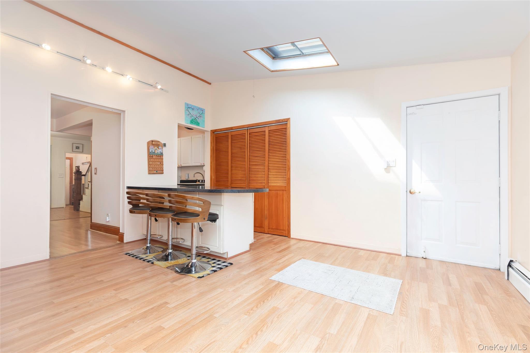 Single Family Hobart Avenue Bronx, NY 10461, MLS-1030200-5