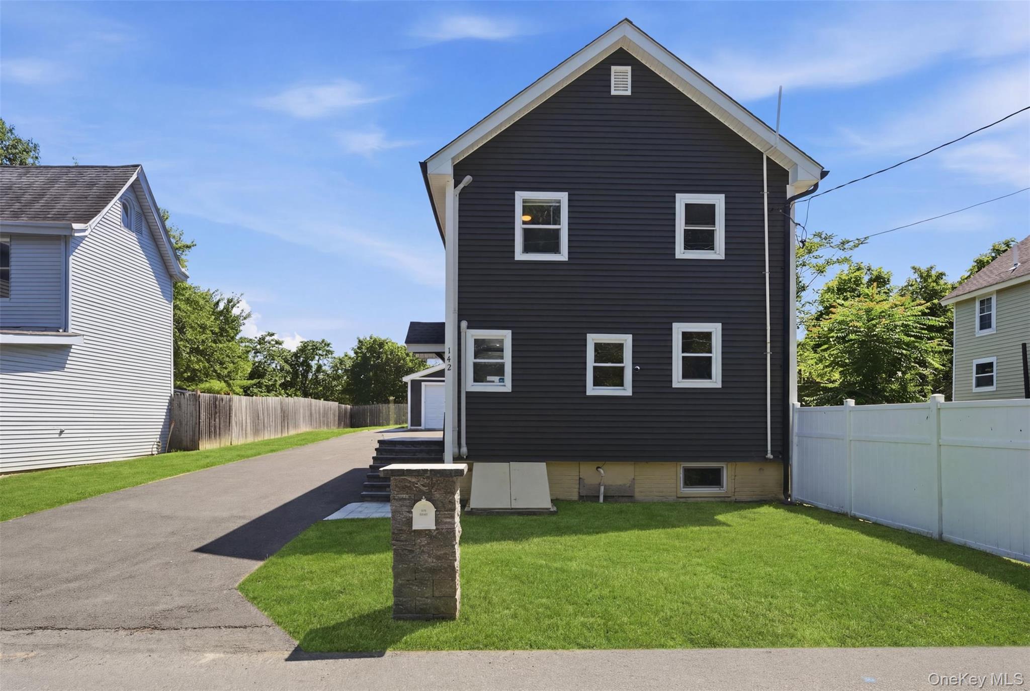 Single Family Railroad Avenue Ulster County, NY 12401, MLS-1030218-25