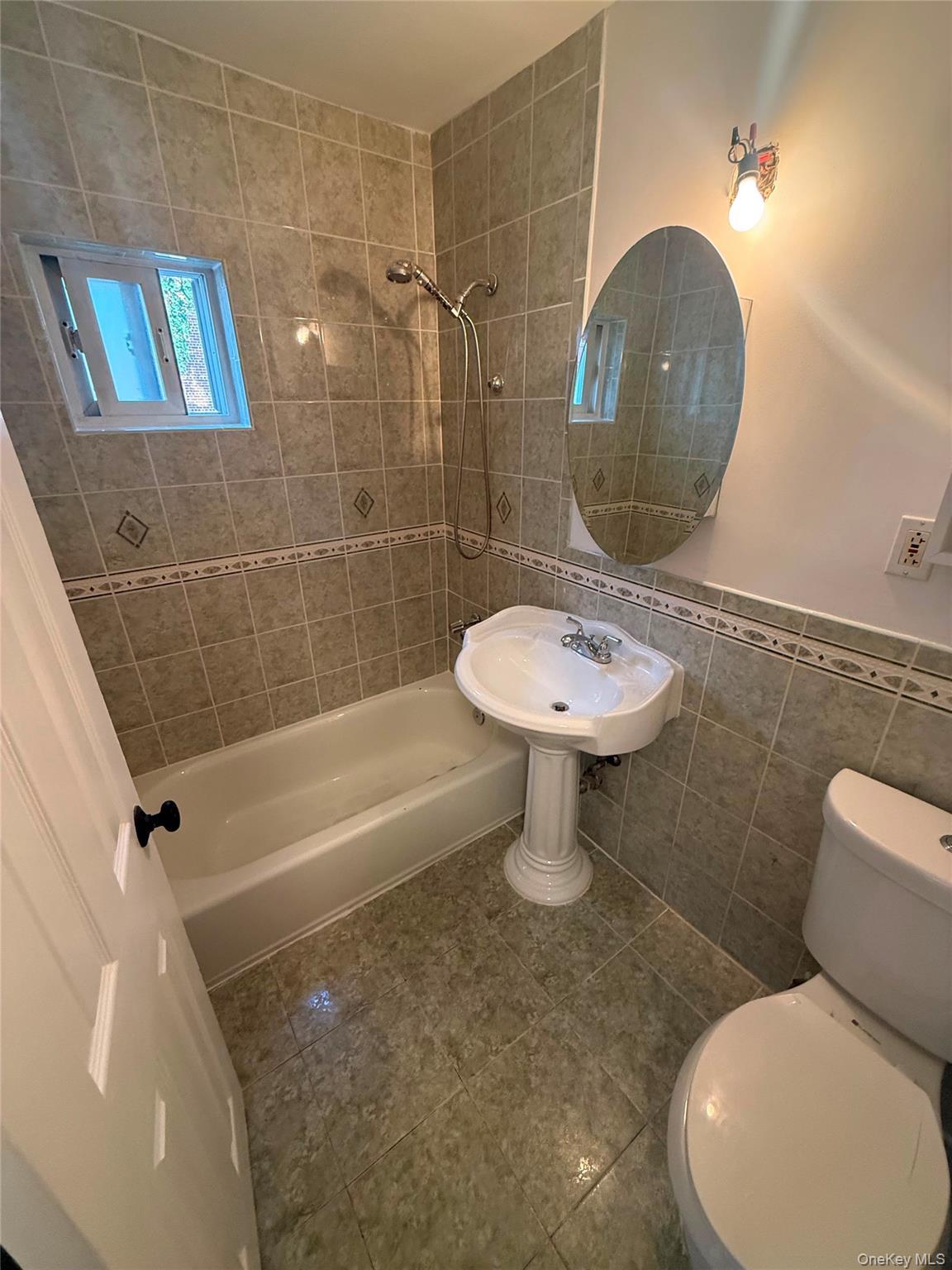 Apartment Adee Avenue  Bronx, NY 10467, MLS-1030219-7