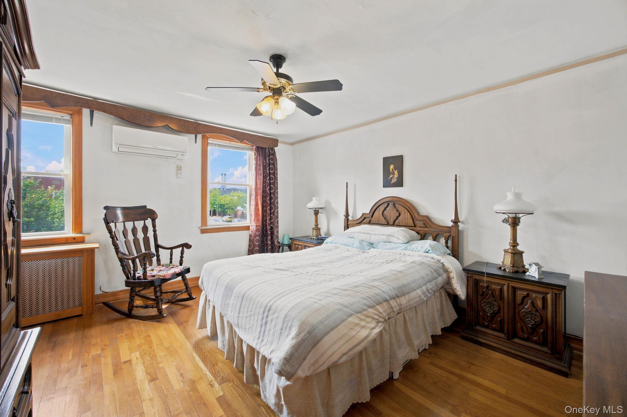 Single Family 26th Street Queens, NY 11105, MLS-1030220-10