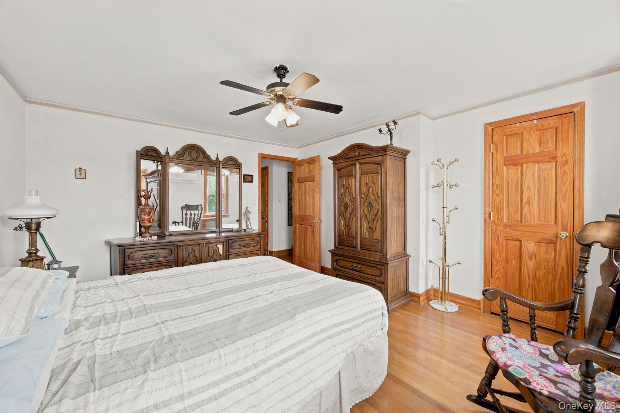 Single Family 26th Street Queens, NY 11105, MLS-1030220-11