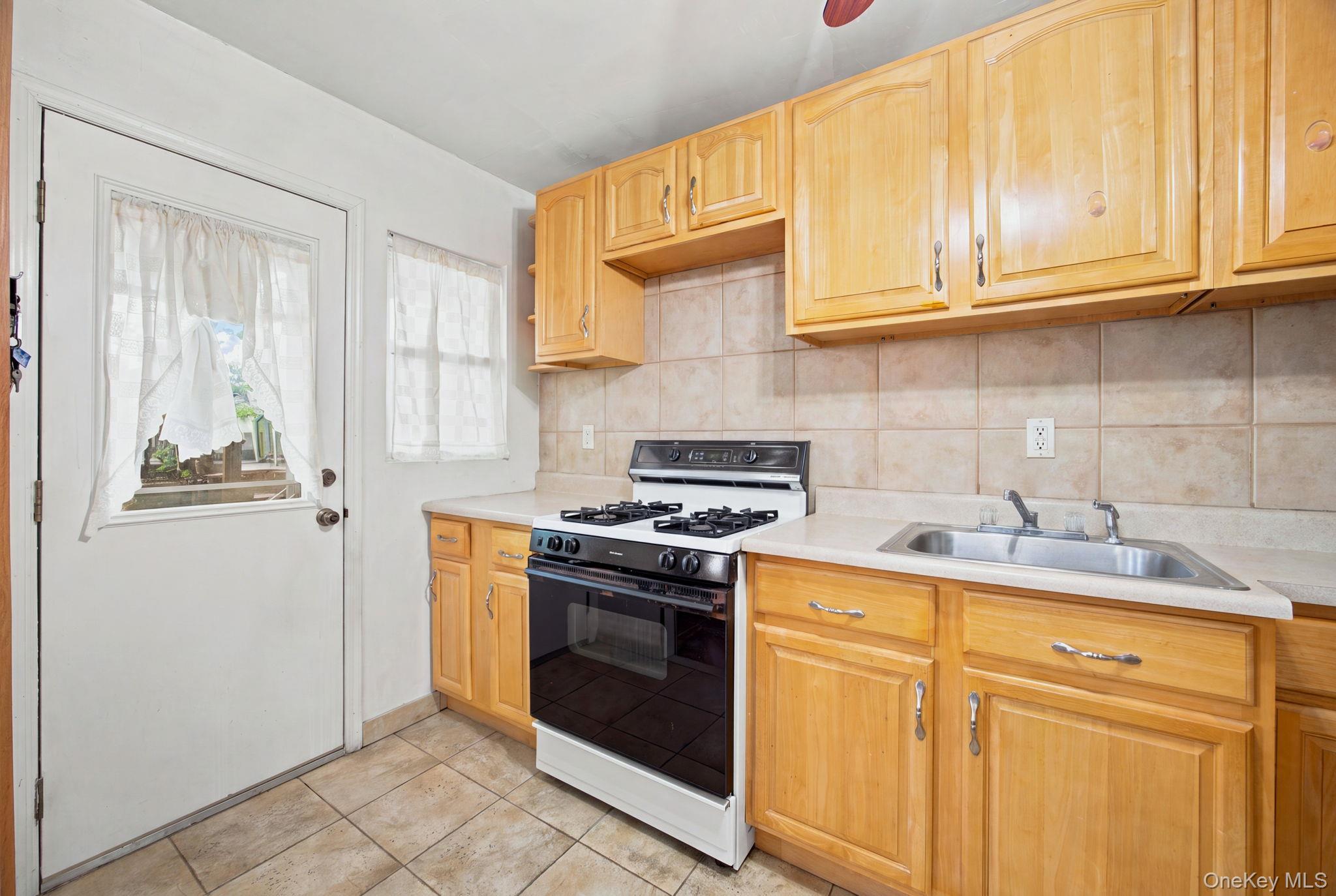 Single Family 26th Street Queens, NY 11105, MLS-1030220-8