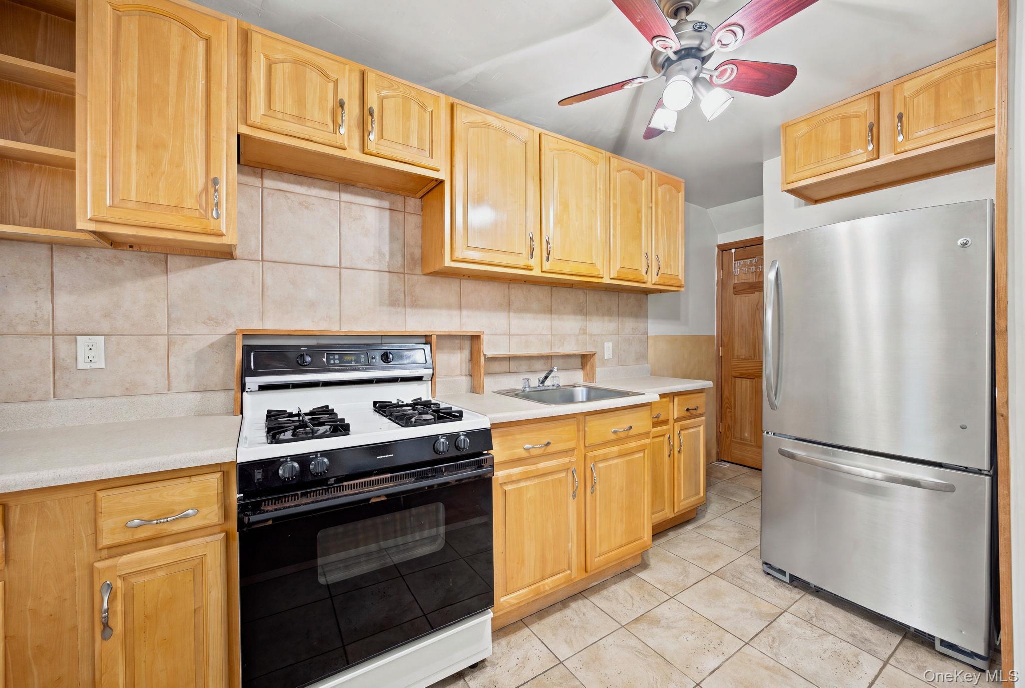 Single Family 26th Street Queens, NY 11105, MLS-1030220-9