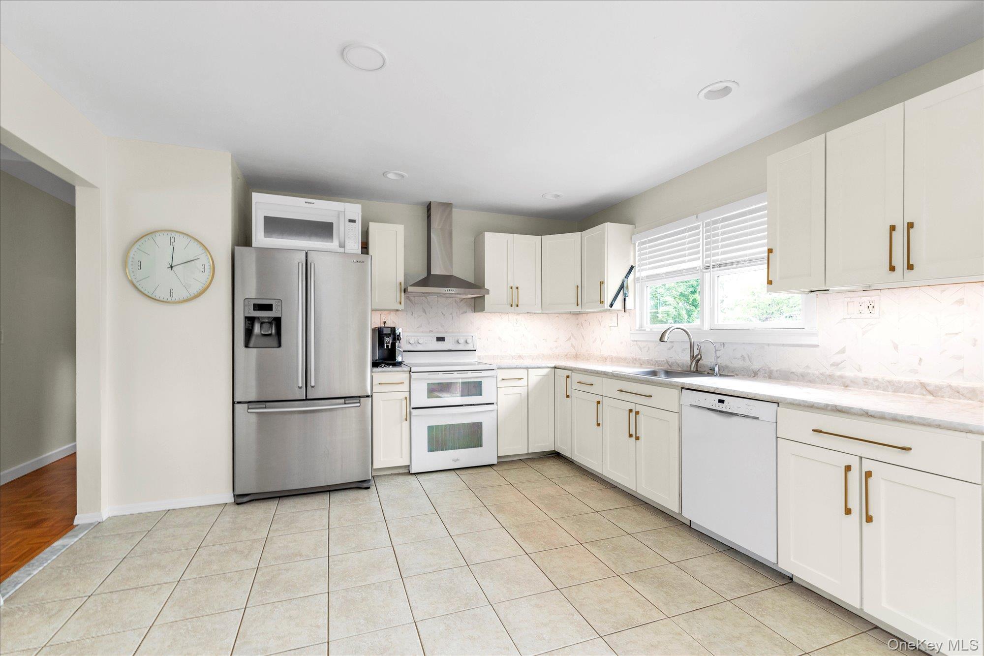 Single Family N Erie Avenue  Suffolk County, NY 11757, MLS-1030232-9