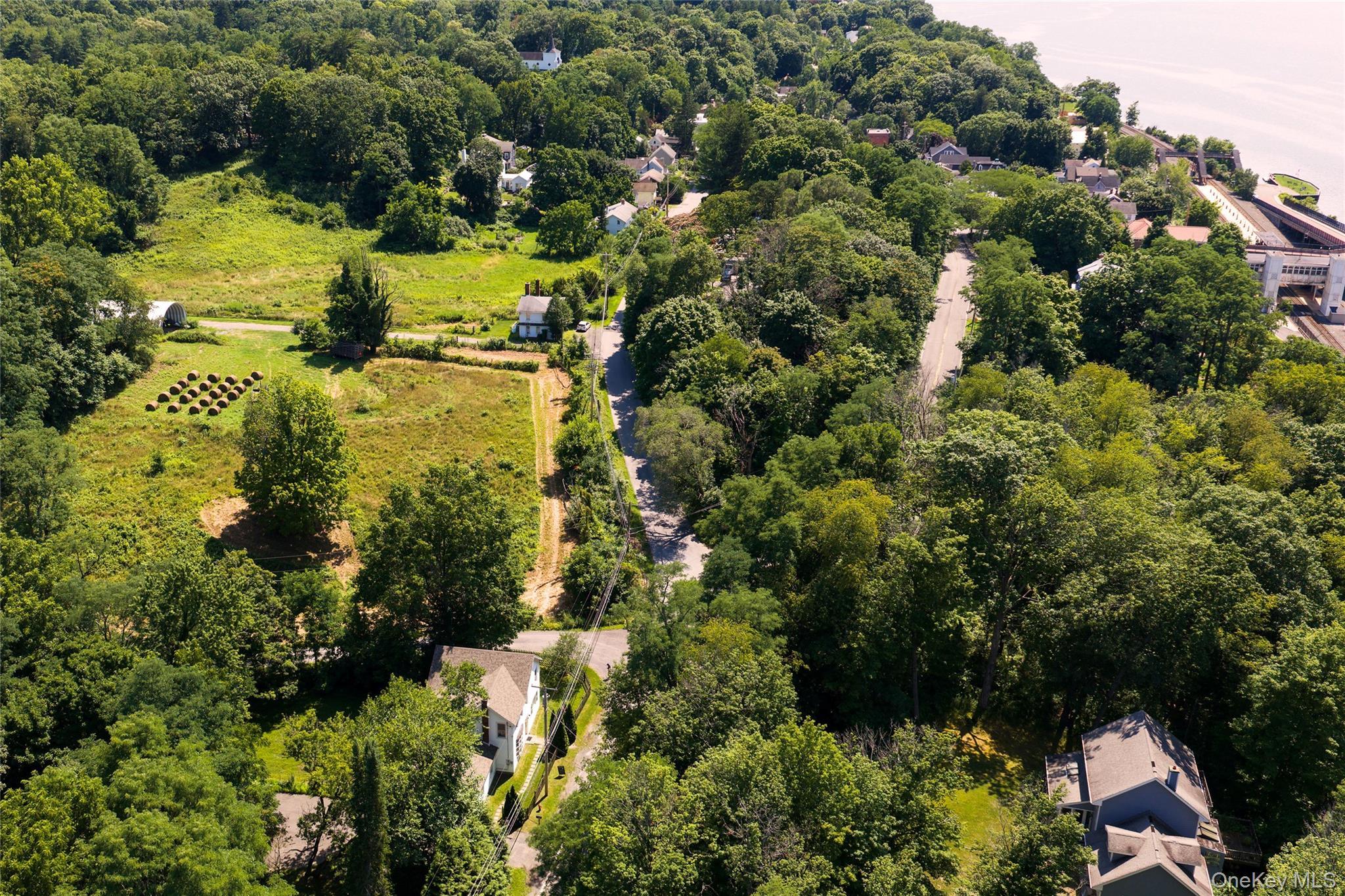 Single Family Rhinecliff Road  Dutchess County, NY 12572, MLS-1030248-33