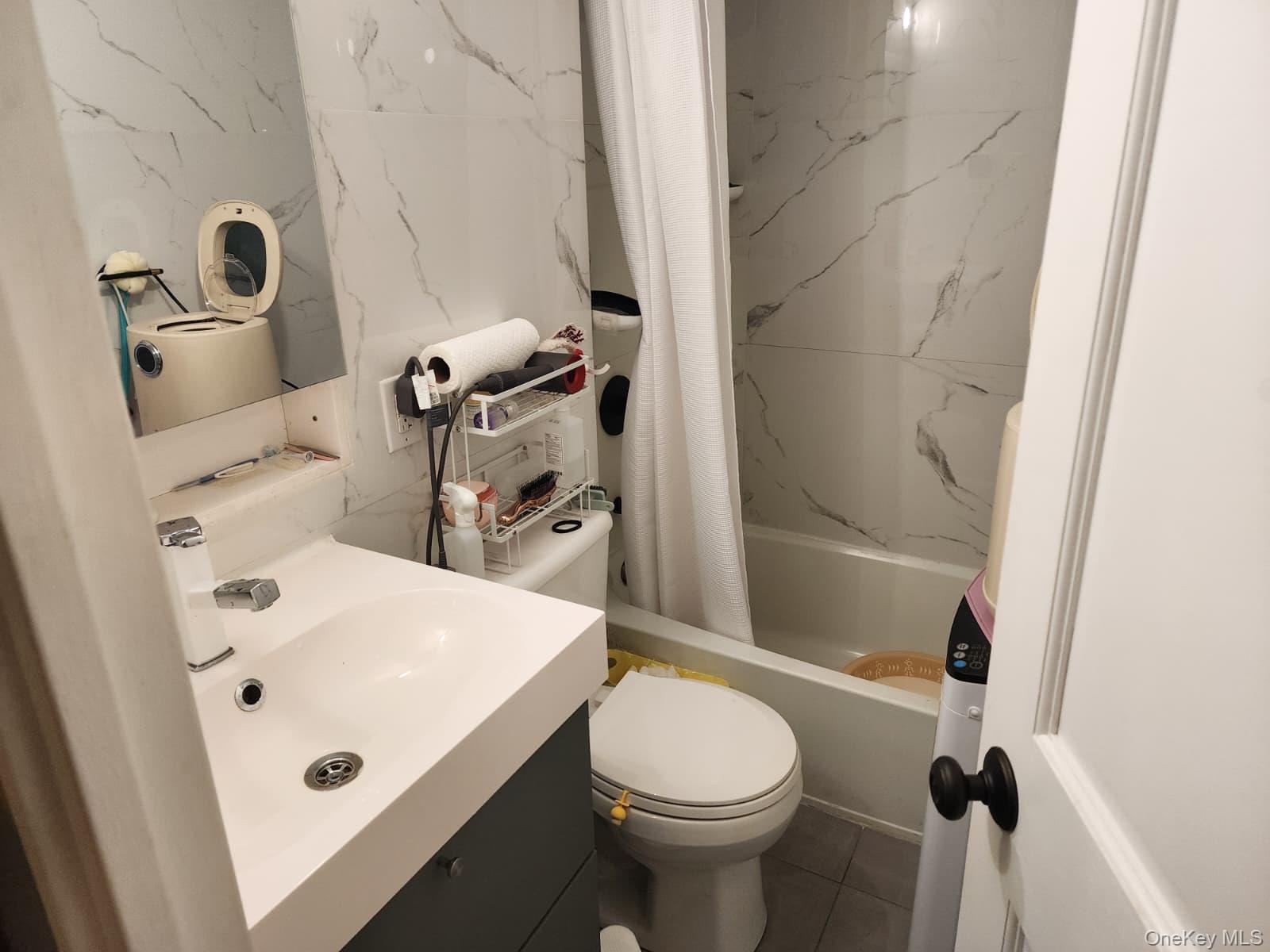 Apartment 98th Street  Queens, NY 11374, MLS-1030259-9