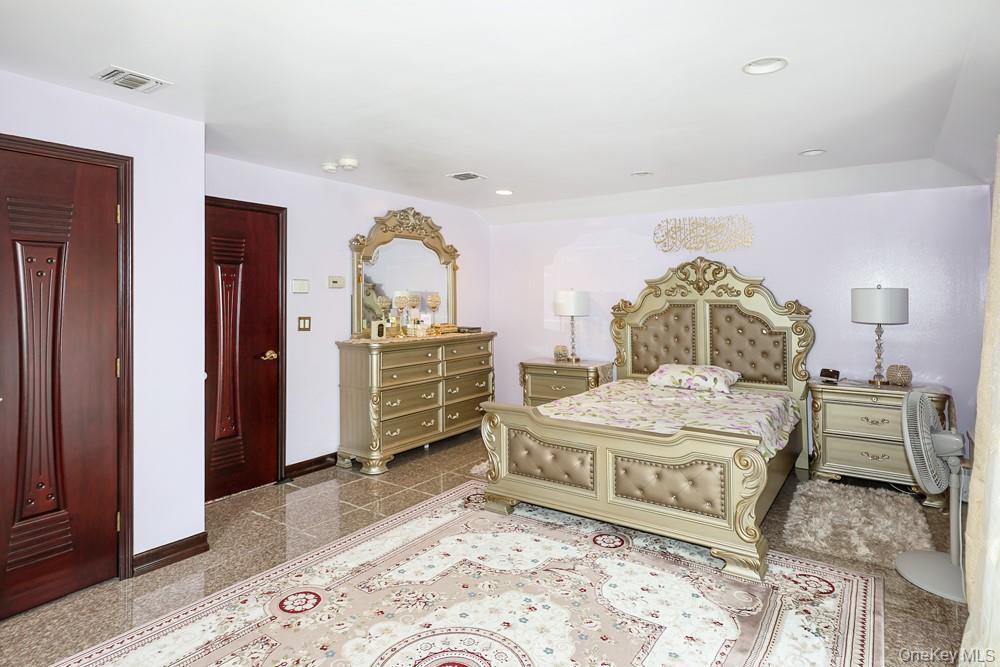 Single Family 79th Avenue Queens, NY 11004, MLS-1030270-18