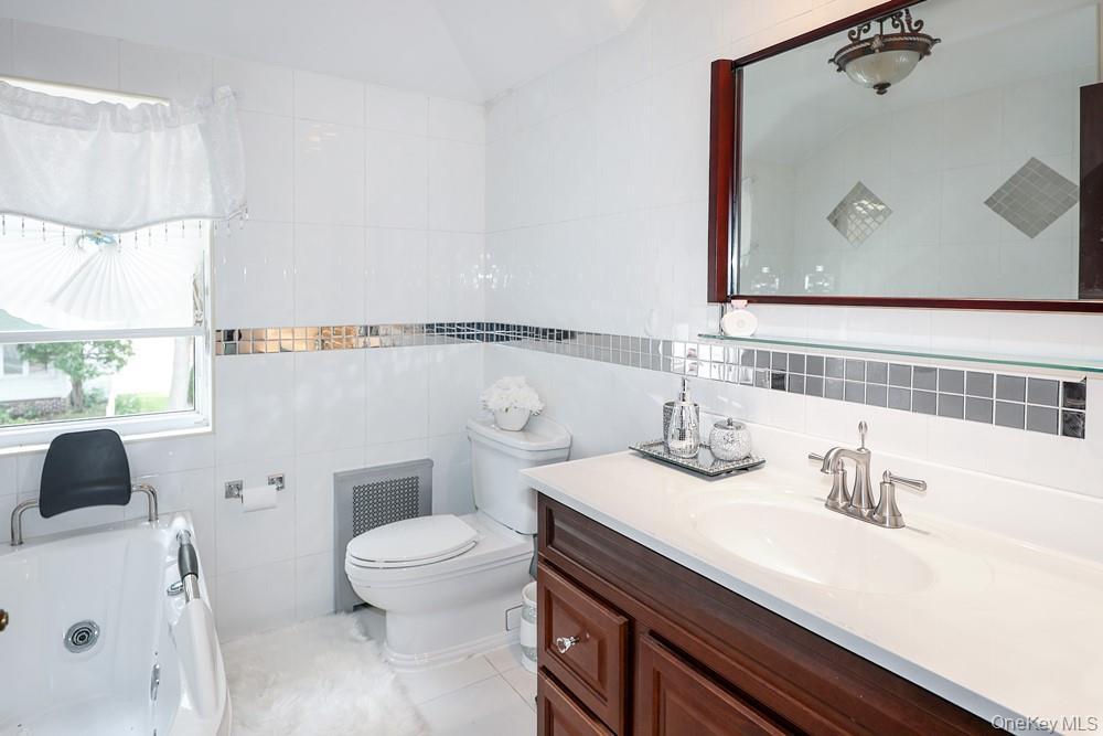 Single Family 79th Avenue Queens, NY 11004, MLS-1030270-21