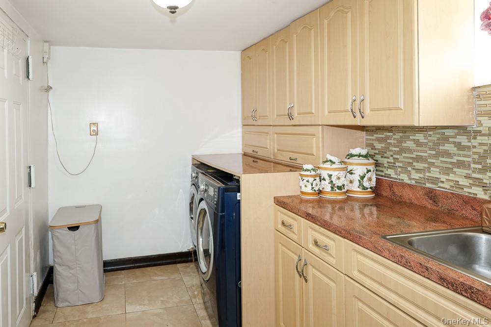 Single Family 79th Avenue Queens, NY 11004, MLS-1030270-28